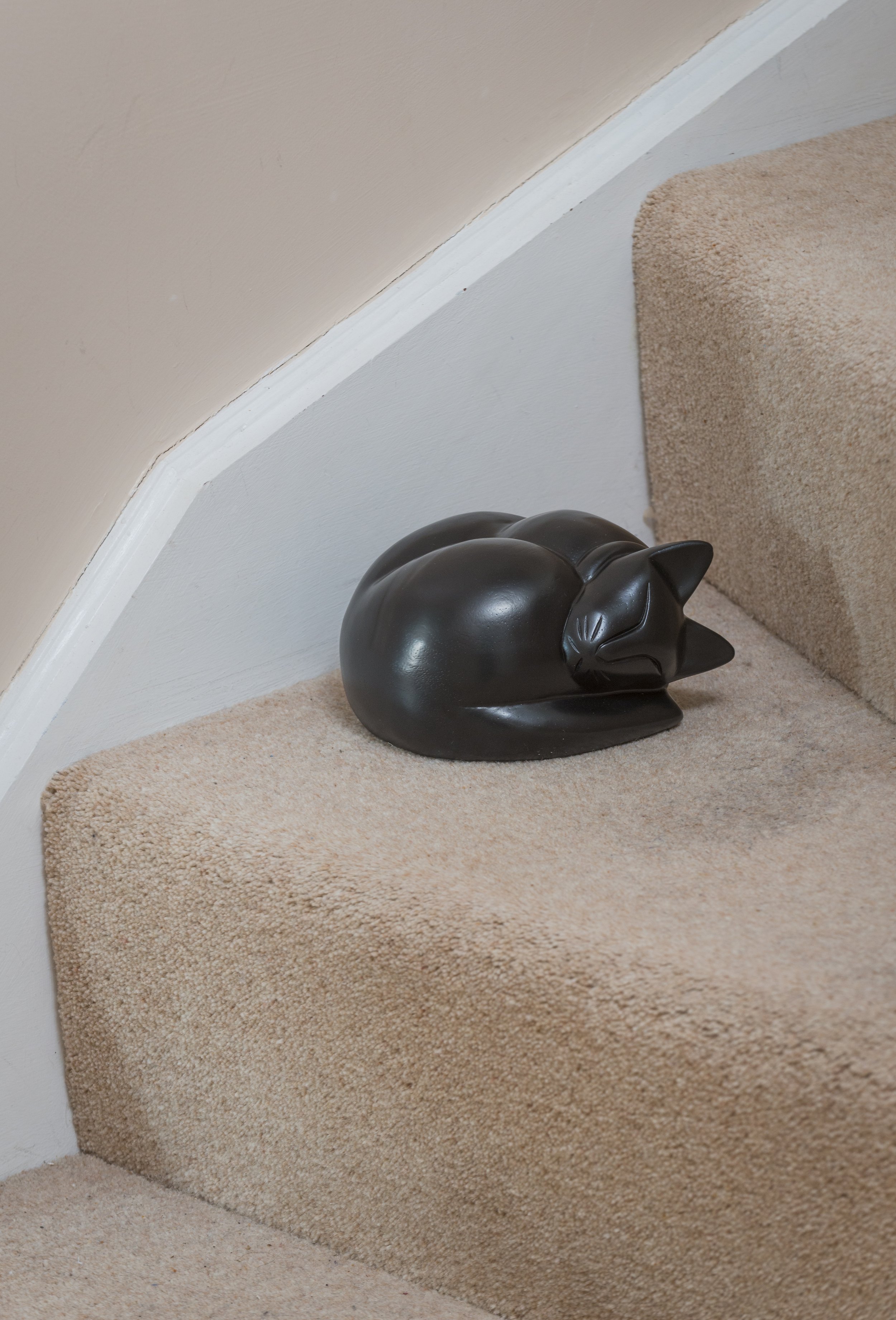 Wooden-Sleeping-Cat-Black-02.jpg