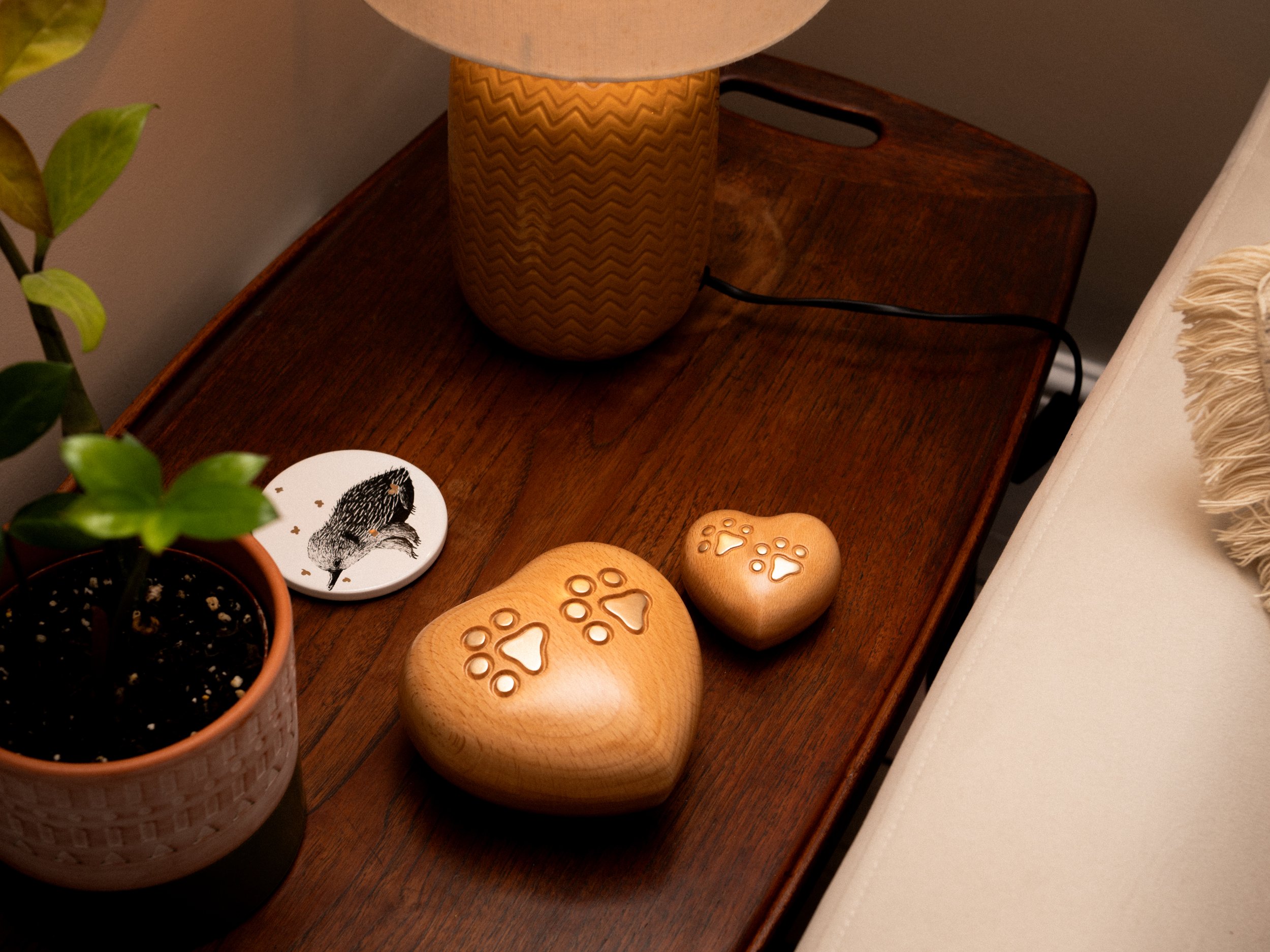 Amberley_Heart-Urn-Lifestyle-1-3.jpg