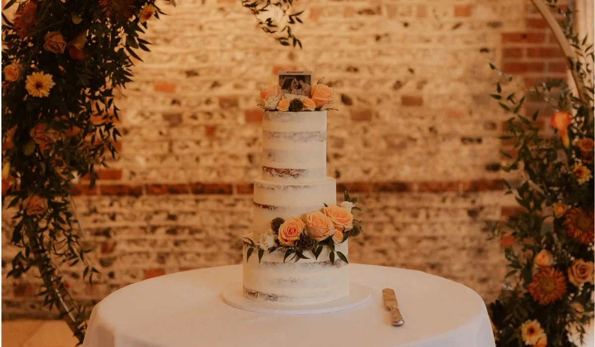 How to Choose a Wedding Cake That Tastes as Good as It Looks