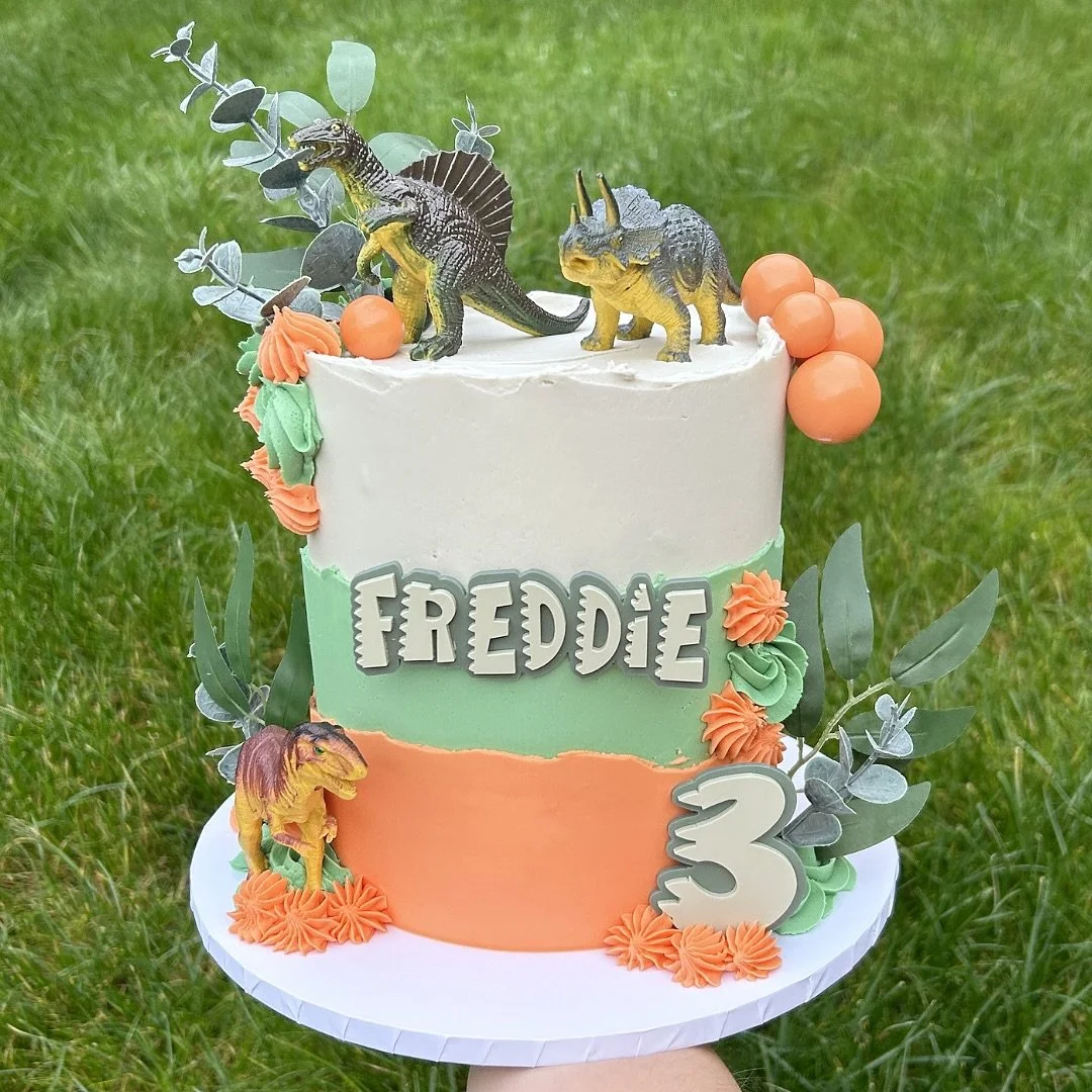 🦖🦕

#kidsbirthdaycake #themedbirthdaycake #surreycakemaker #surreycakes #cakemakersurrey
