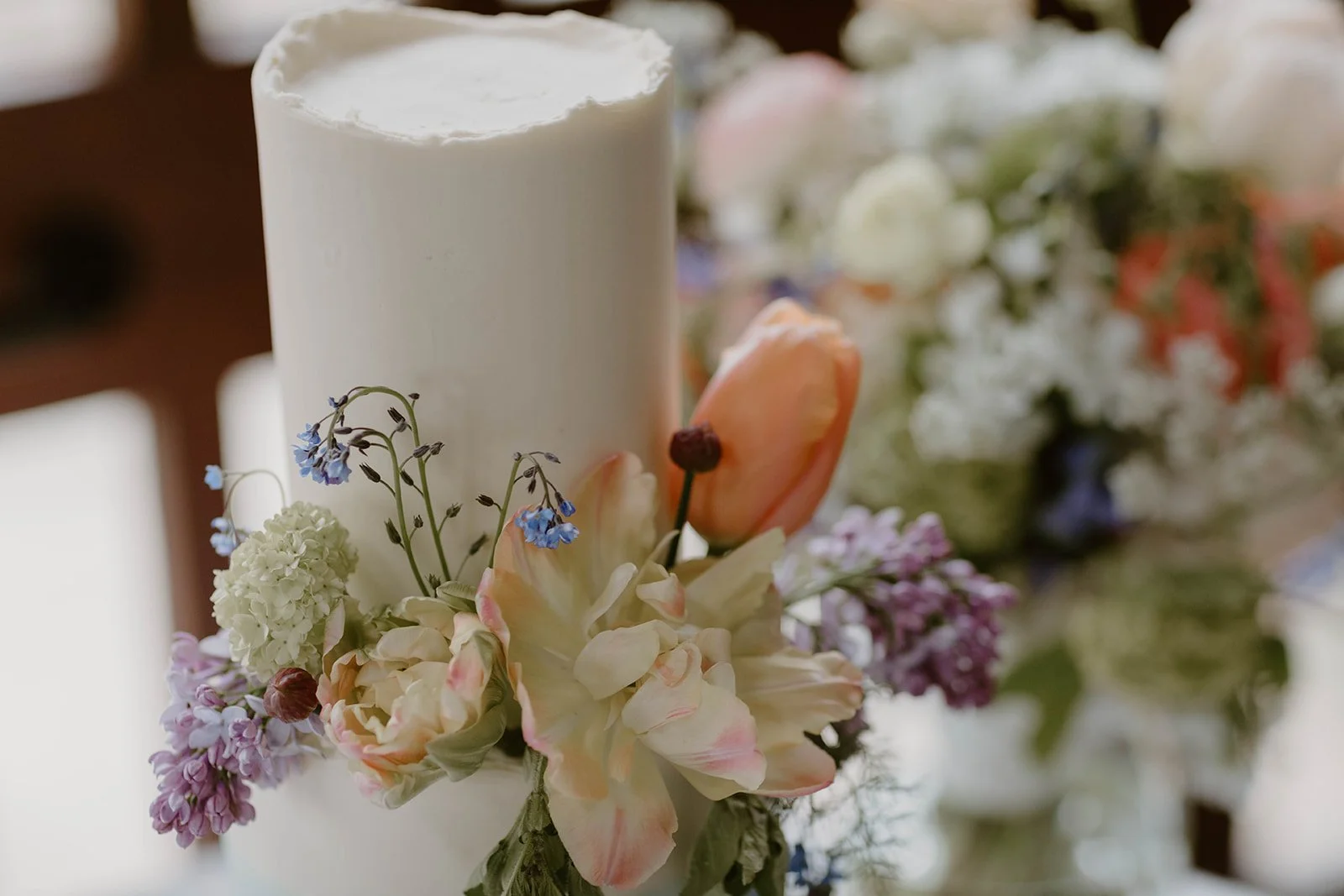 Why Buttercream Wedding Cakes Are Having Their Moment (And Why I Choose Them Every Time)
