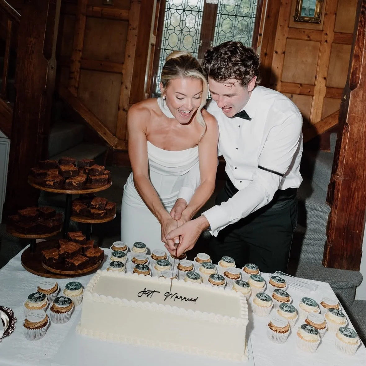Where to start? 🤍

I absolutely loved creating this long rectangle cake, alongside cupcakes and brownies, for K&amp;L&rsquo;s wedding.

It&rsquo;s always such a pleasure working with couples who are as fab and fun as these two!

The cake was raspber