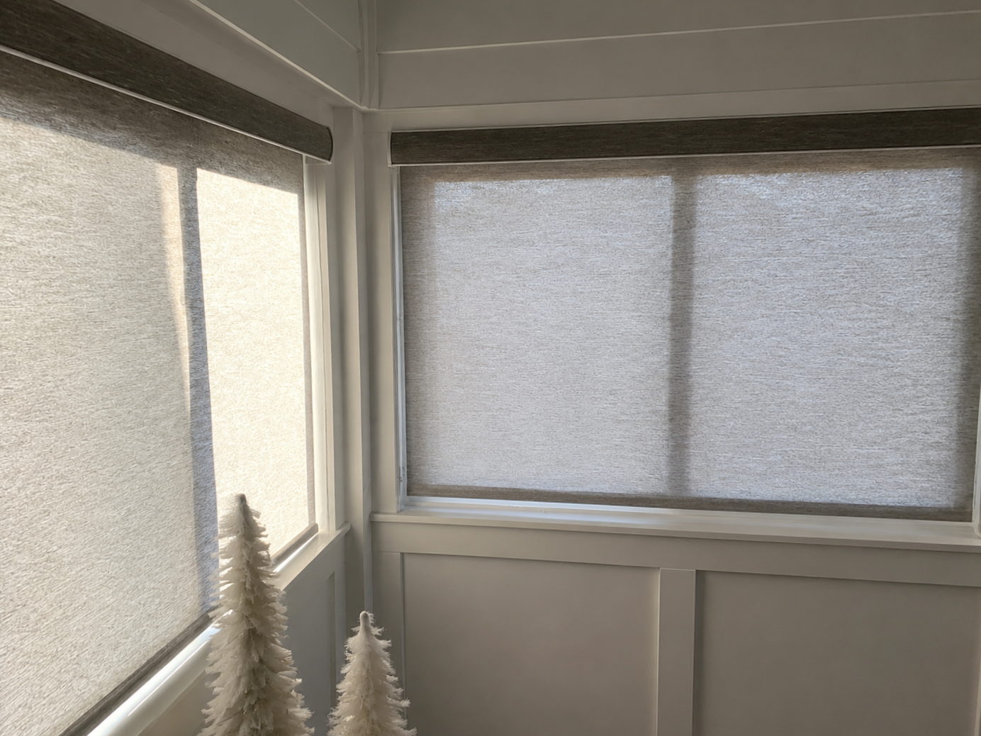 Roller Shades / Custom Window Treatments

Custom roller shades and custom window treatments including blackout shades, zebra shades, woven wood shades, bamboo shades, Roman shades, cordless shades, faux wood shades, and modern window coverings for ho