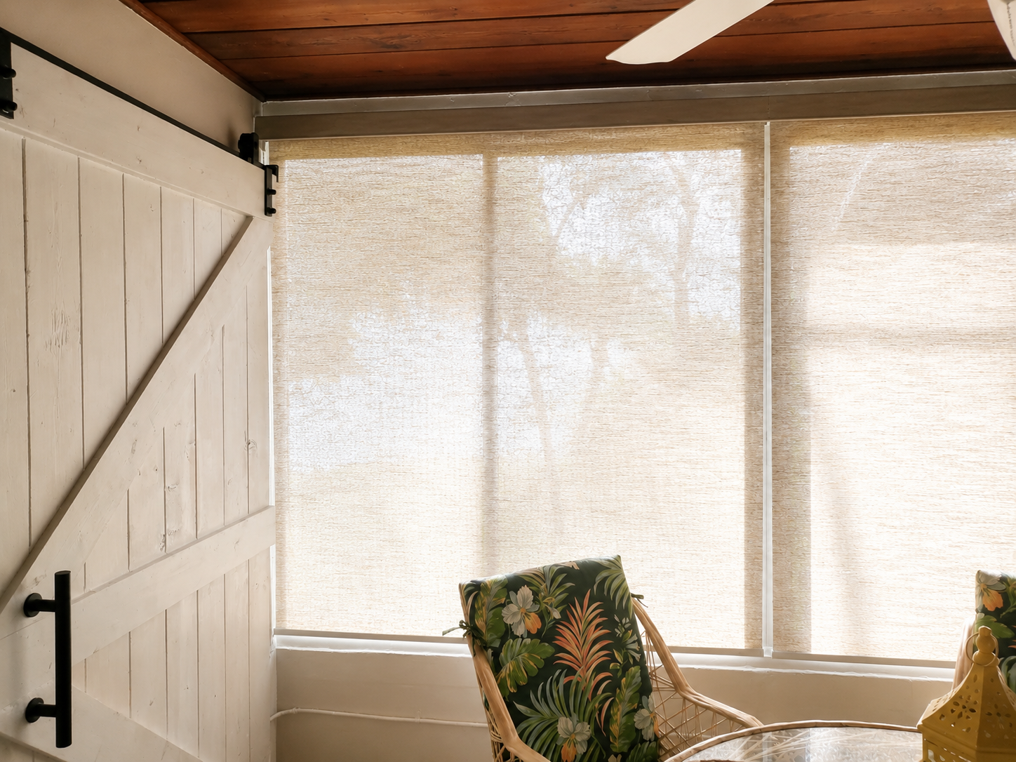 Roller Shades / Custom Window Treatments

Custom roller shades and custom window treatments including blackout shades, zebra shades, woven wood shades, bamboo shades, Roman shades, cordless shades, faux wood shades, and modern window coverings for ho