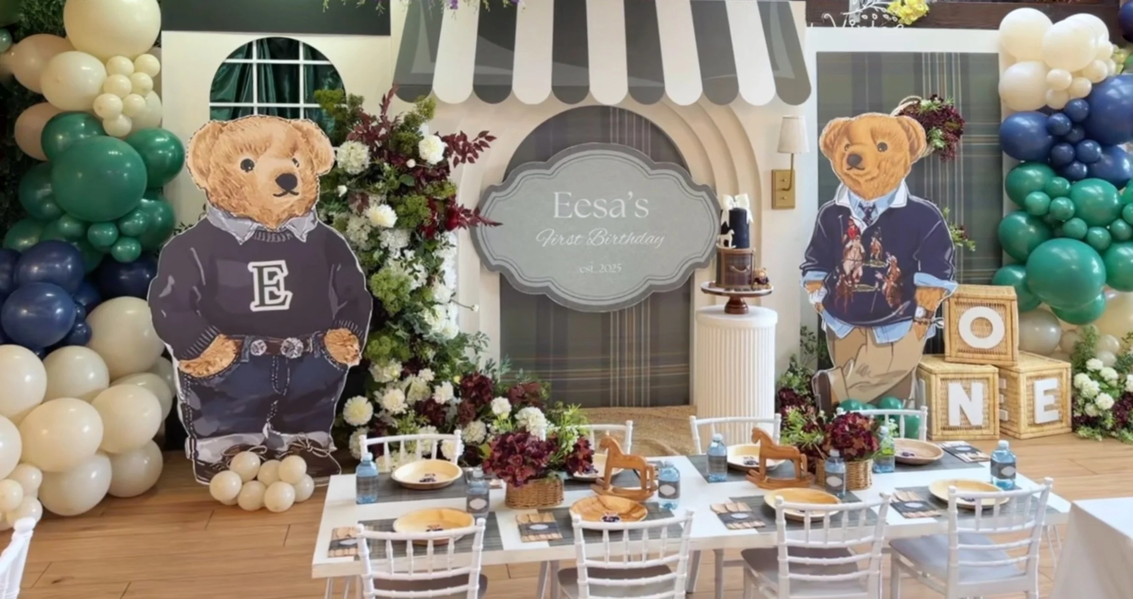 EESA&rsquo;S FIRST BIRTHDAY 🐎&thinsp;
&thinsp;
&thinsp;
Creative design &amp; stylist @plannedperfectlyau 
Content @theaureedit.au&thinsp;
Assistant photographer @jchounla_media &thinsp;
Props @plinththeory &thinsp;
Venue @thevintage.secretgarden&th