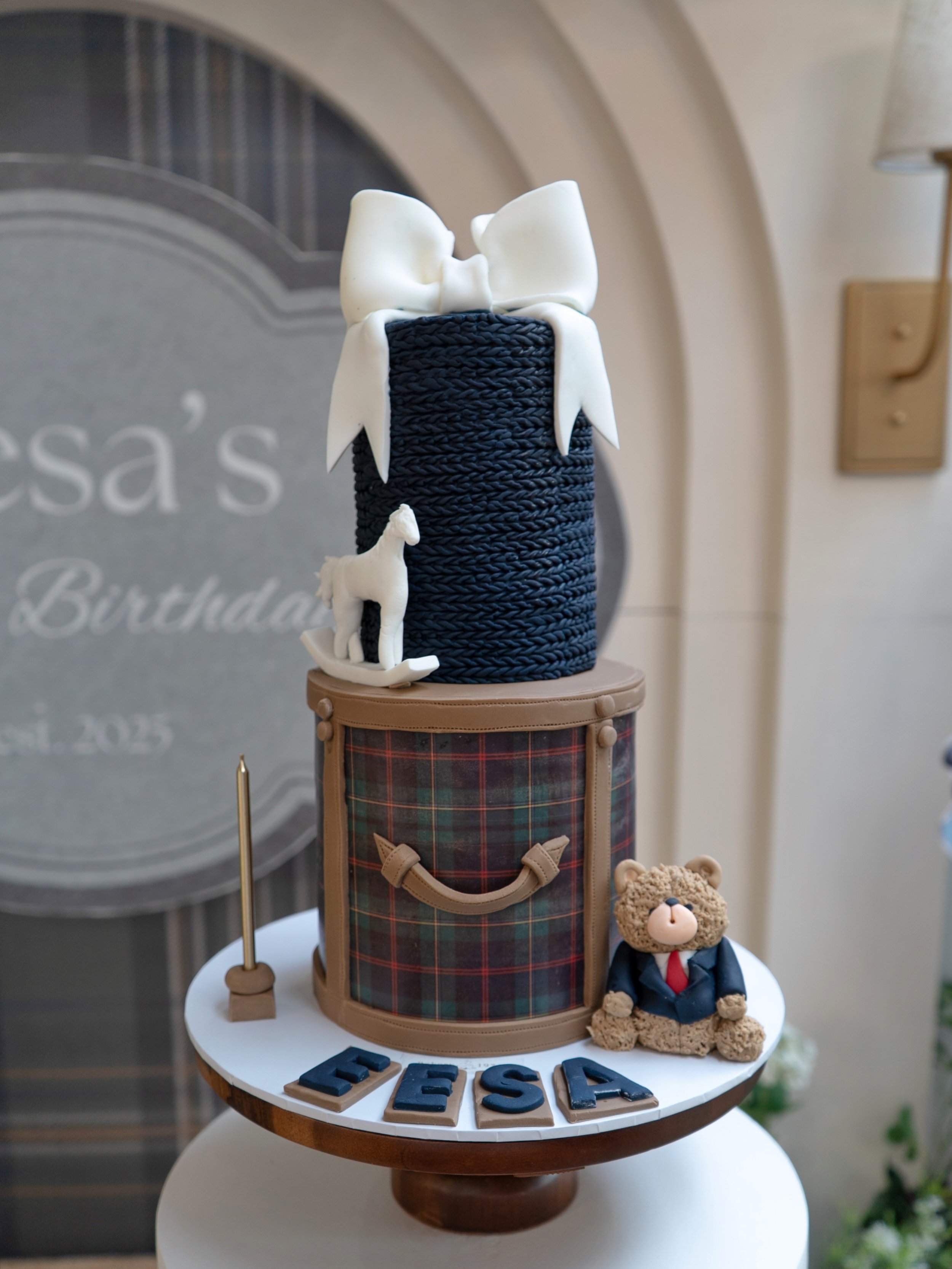 POLO BEAR APPROVED 🧸
&thinsp;
&thinsp;
Creative design &amp; stylist @plannedperfectlyau 
Content @theaureedit.au&thinsp;
Assistant photographer @jchounla_media &thinsp;
Props @plinththeory &thinsp;
Venue @thevintage.secretgarden&thinsp;
Cake @baker