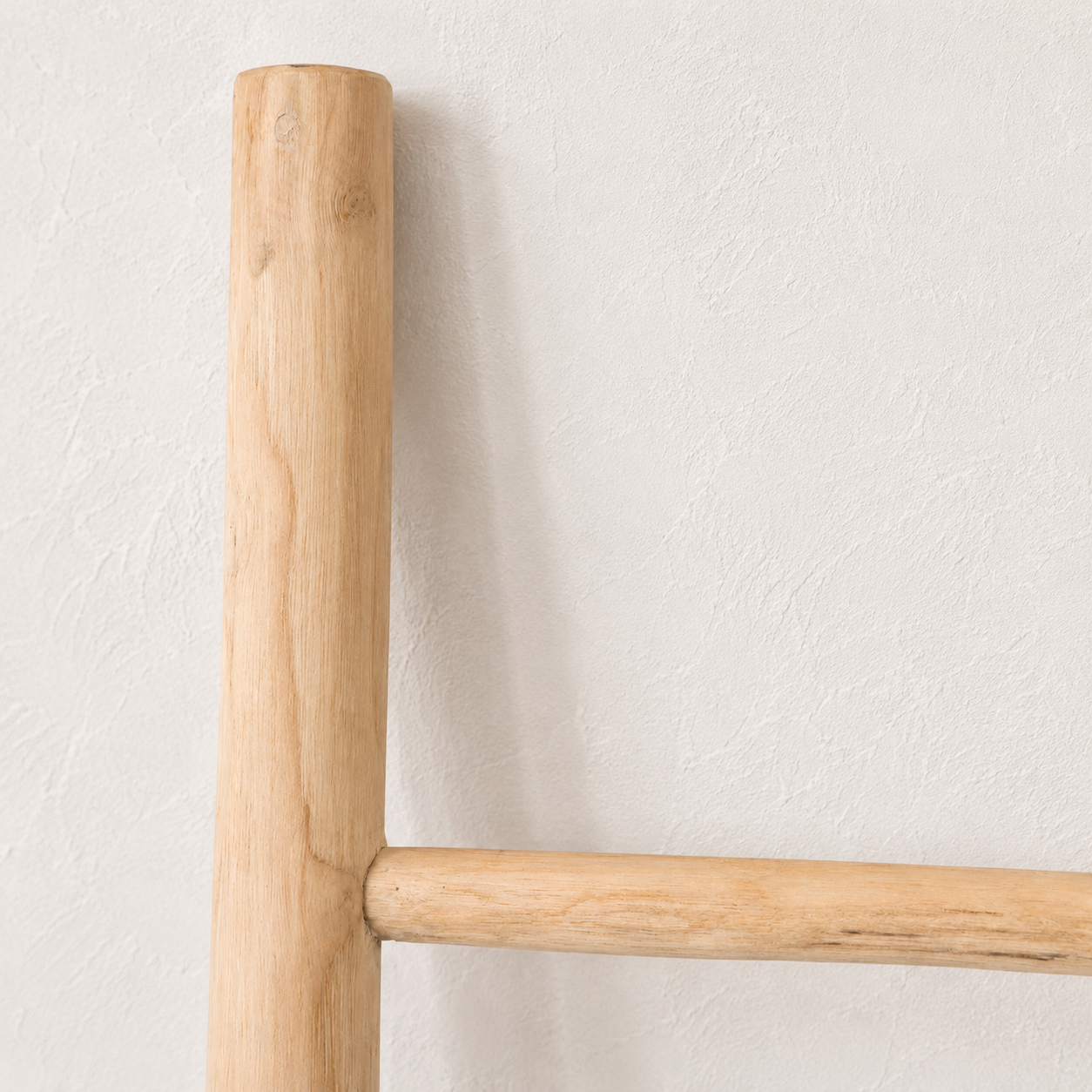 Wooden Ladder Decor Closeup.png