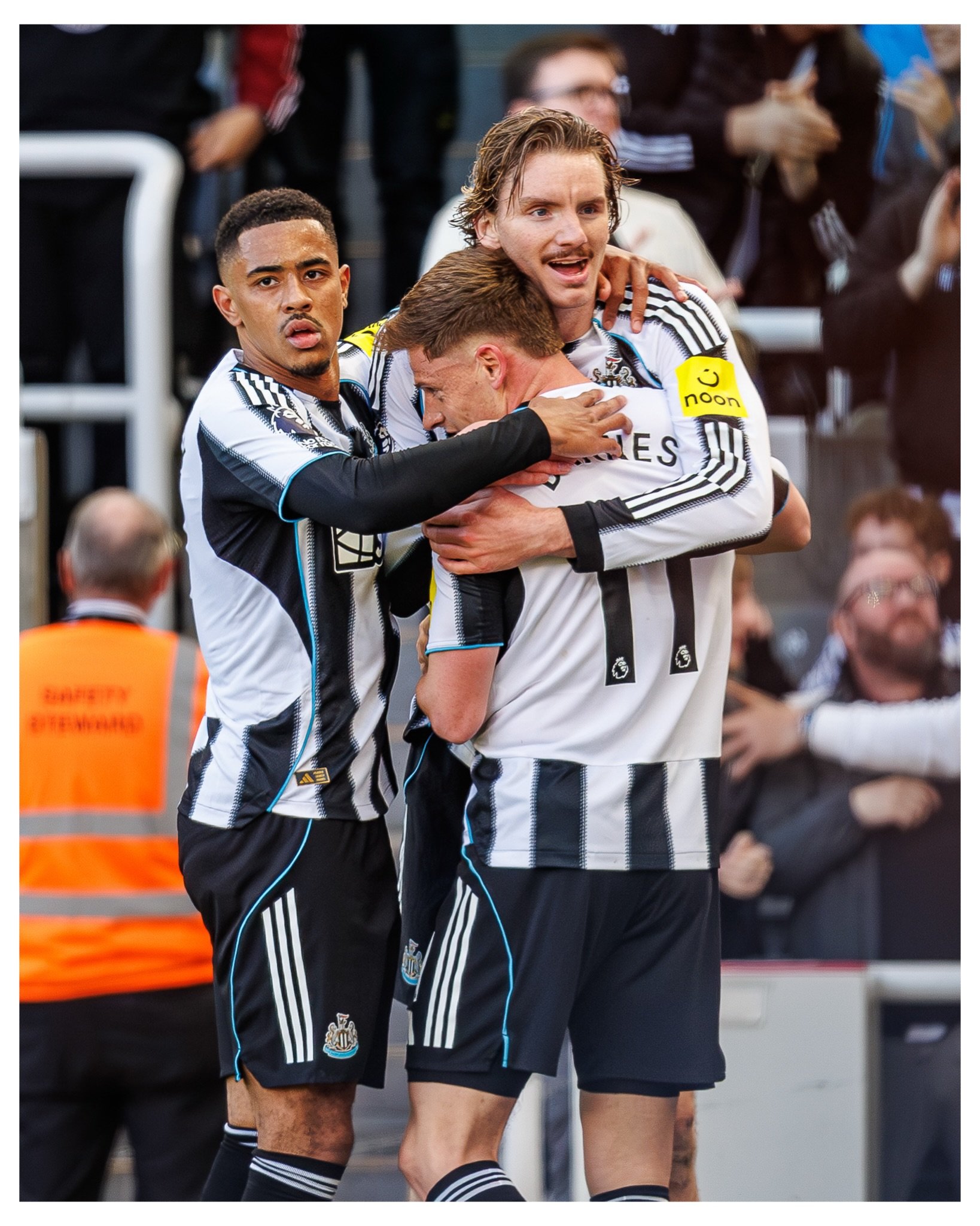 Newcastle sweep aside relegation threatened West Ham to win their final home game in style.

West Ham now in serious danger of the drop.

Images shot for Action Plus Sports Images - &copy;️ WM Sport Media / Action Plus 

#newcastlefc #toon #westham #