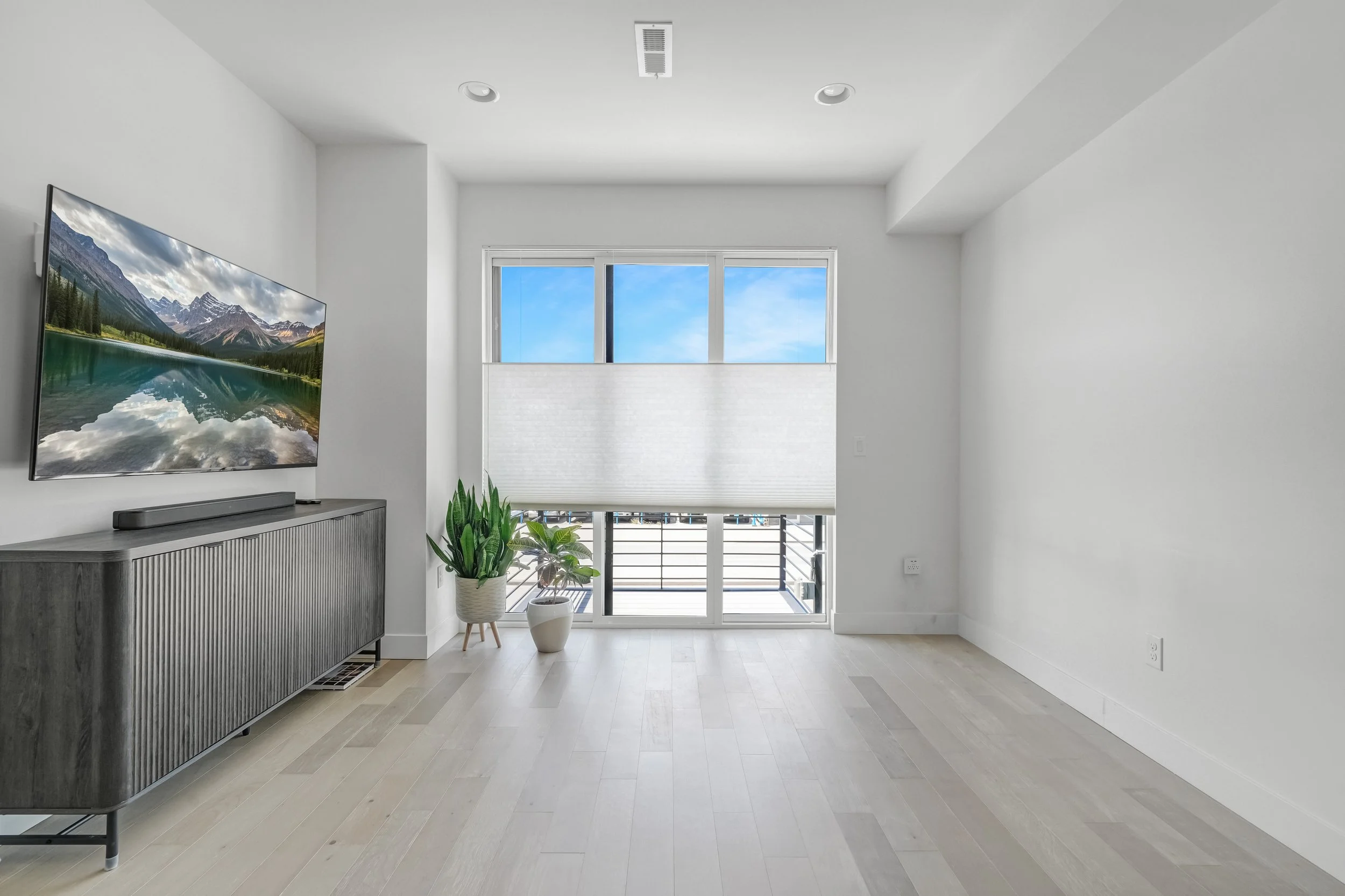 2578 S Broadway(MLS)-18.jpg