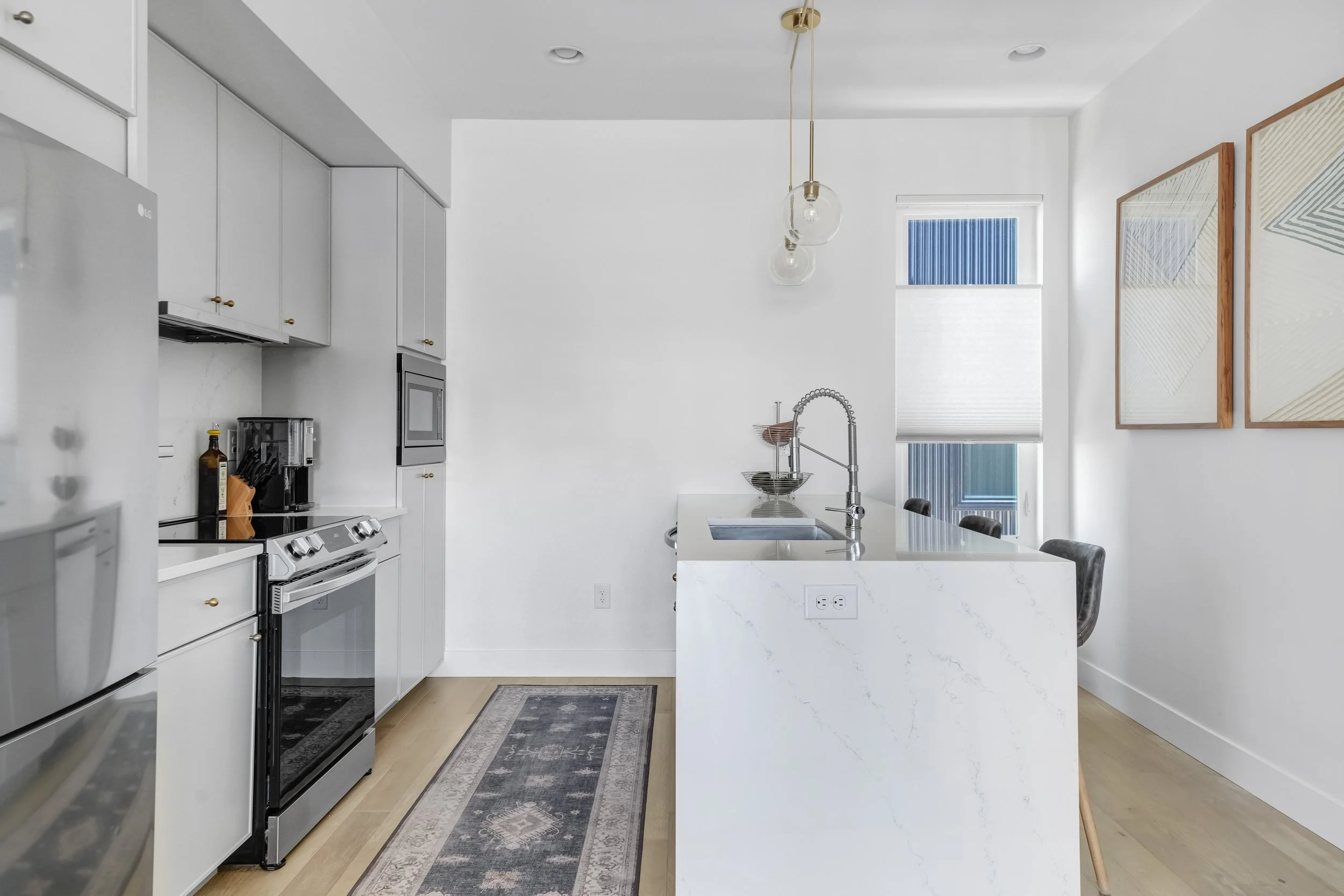 2578 S Broadway(MLS)-11.jpg