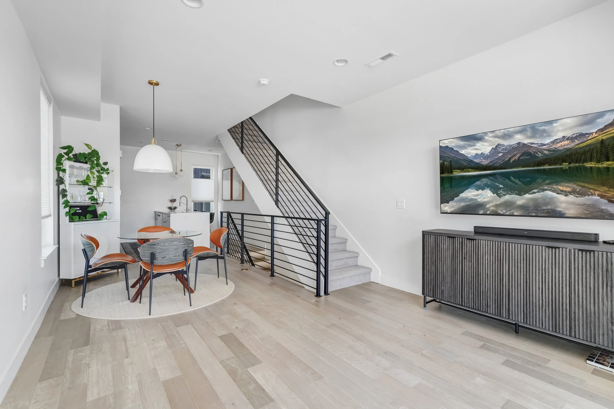 2578 S Broadway(MLS)-16.jpg