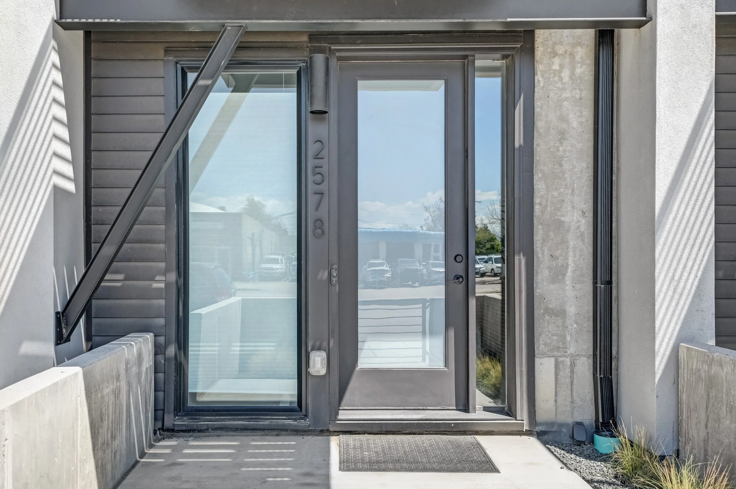 2578 S Broadway(MLS)-21.jpg