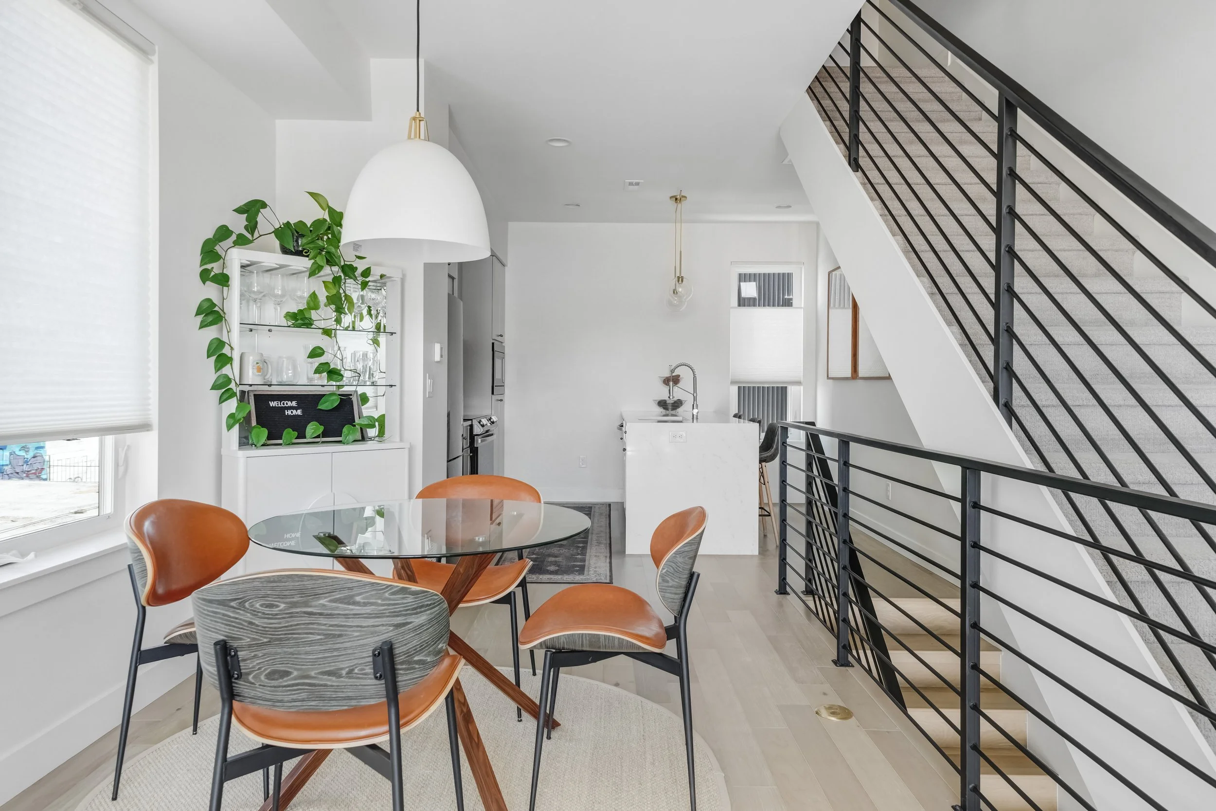 2578 S Broadway(MLS)-15.jpg
