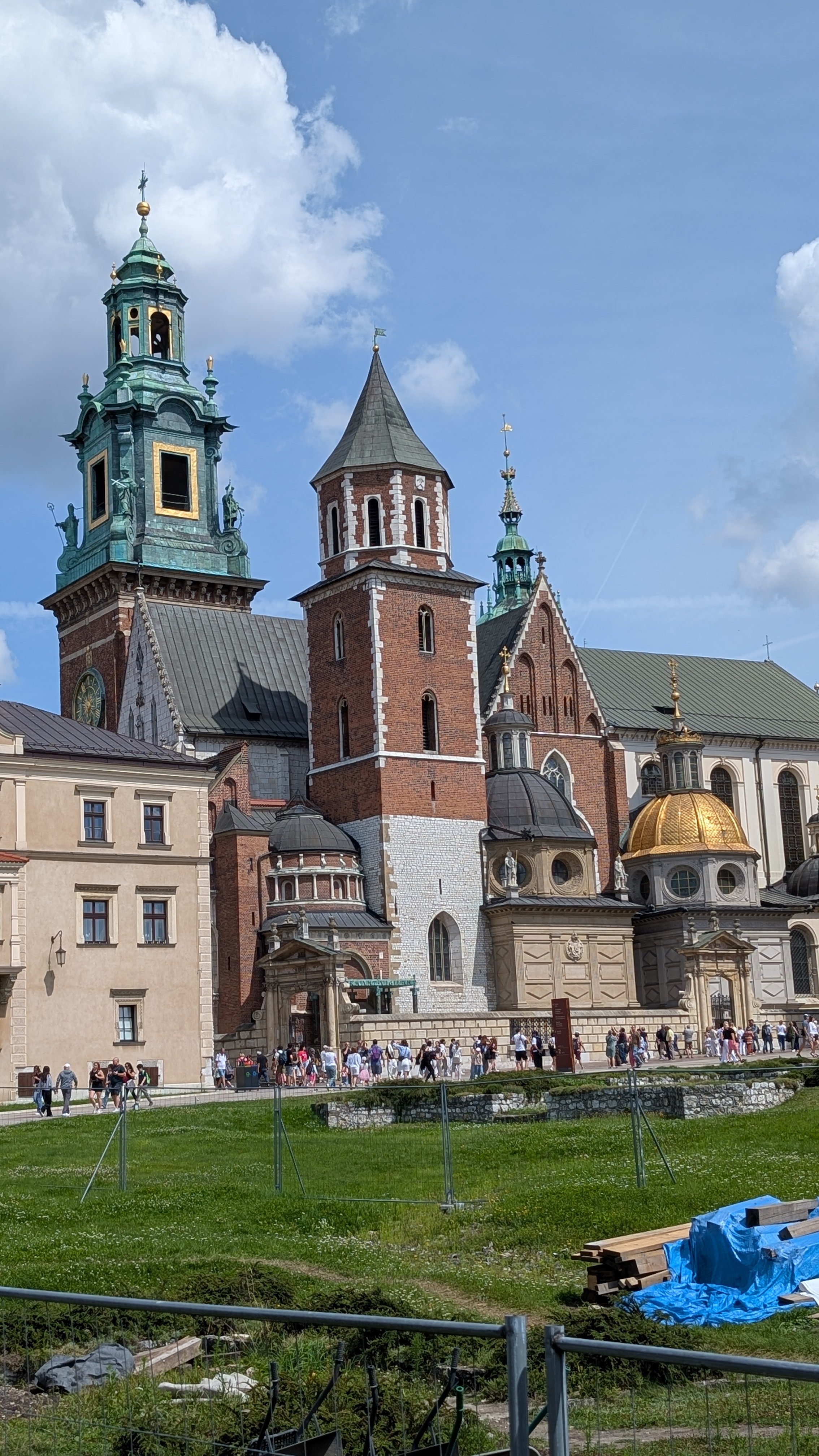 Castle building.jpg