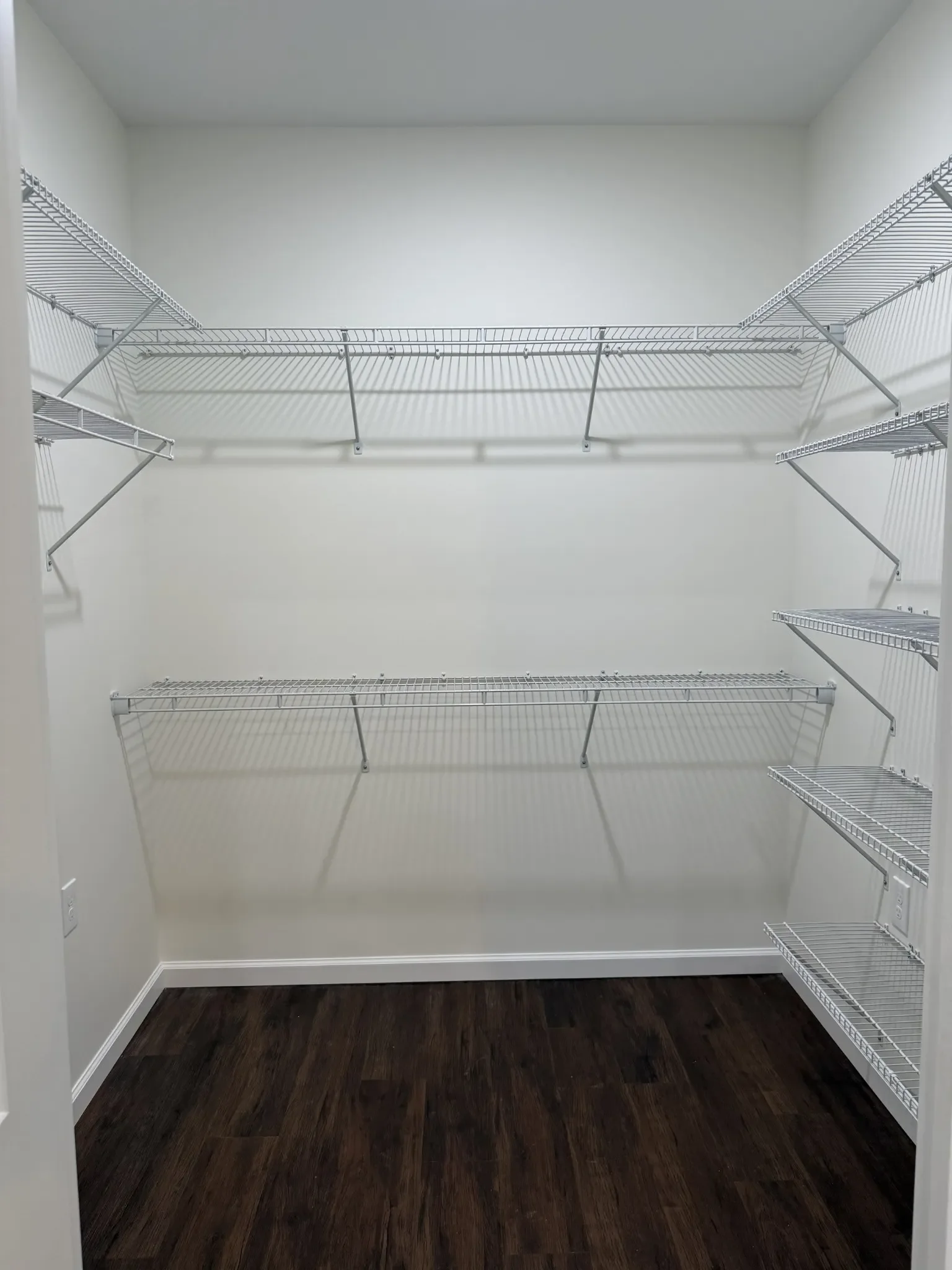 90 Lexie closet.webp