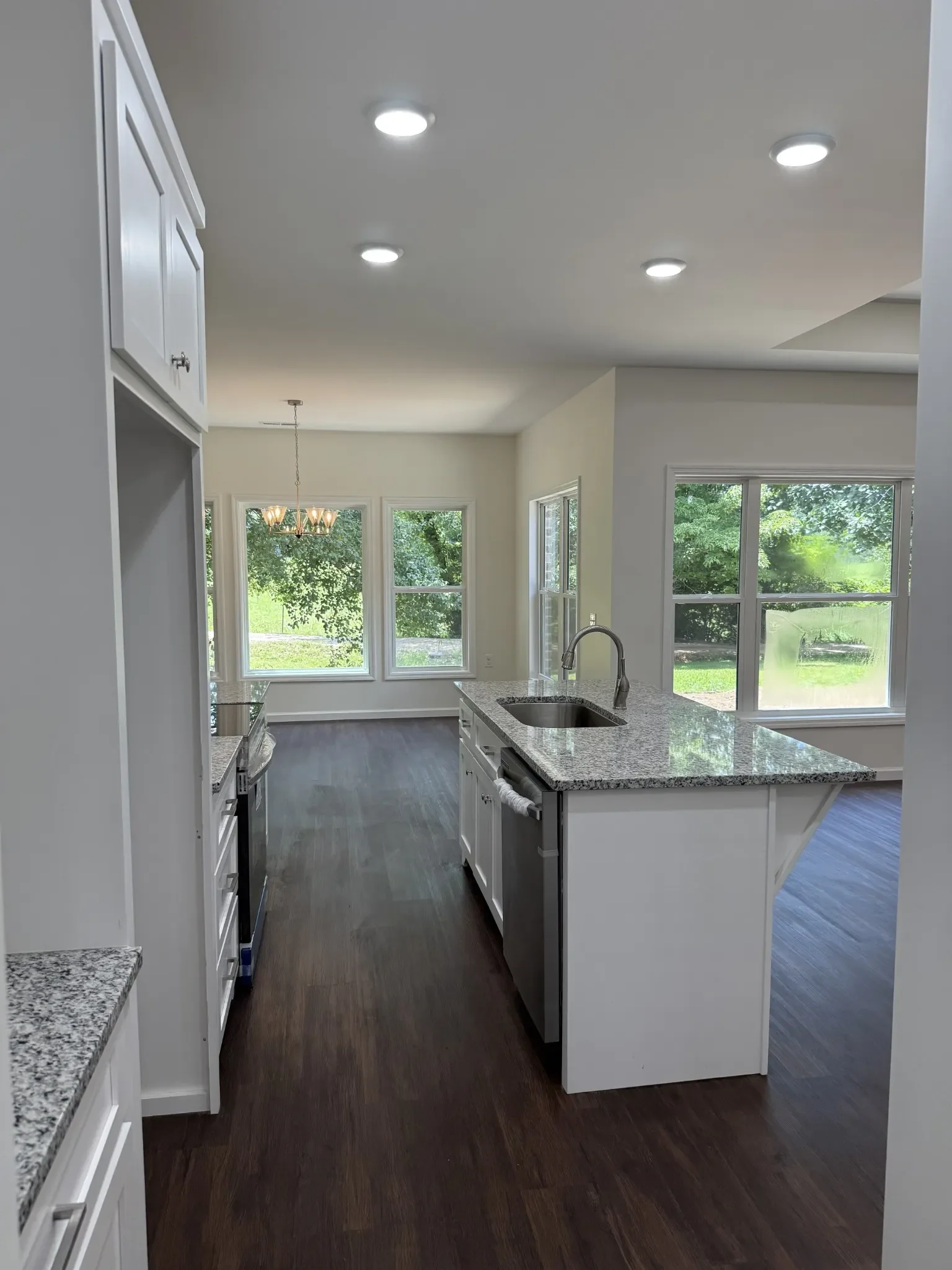 90 Lexie Ln kitchen.webp
