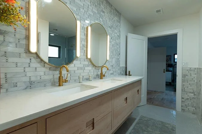 Modern Bathroom 
Elegant Bathroom
Blue Bathroom 
Construction 
Modern Design 
Kansas Construction 
Design and Construction