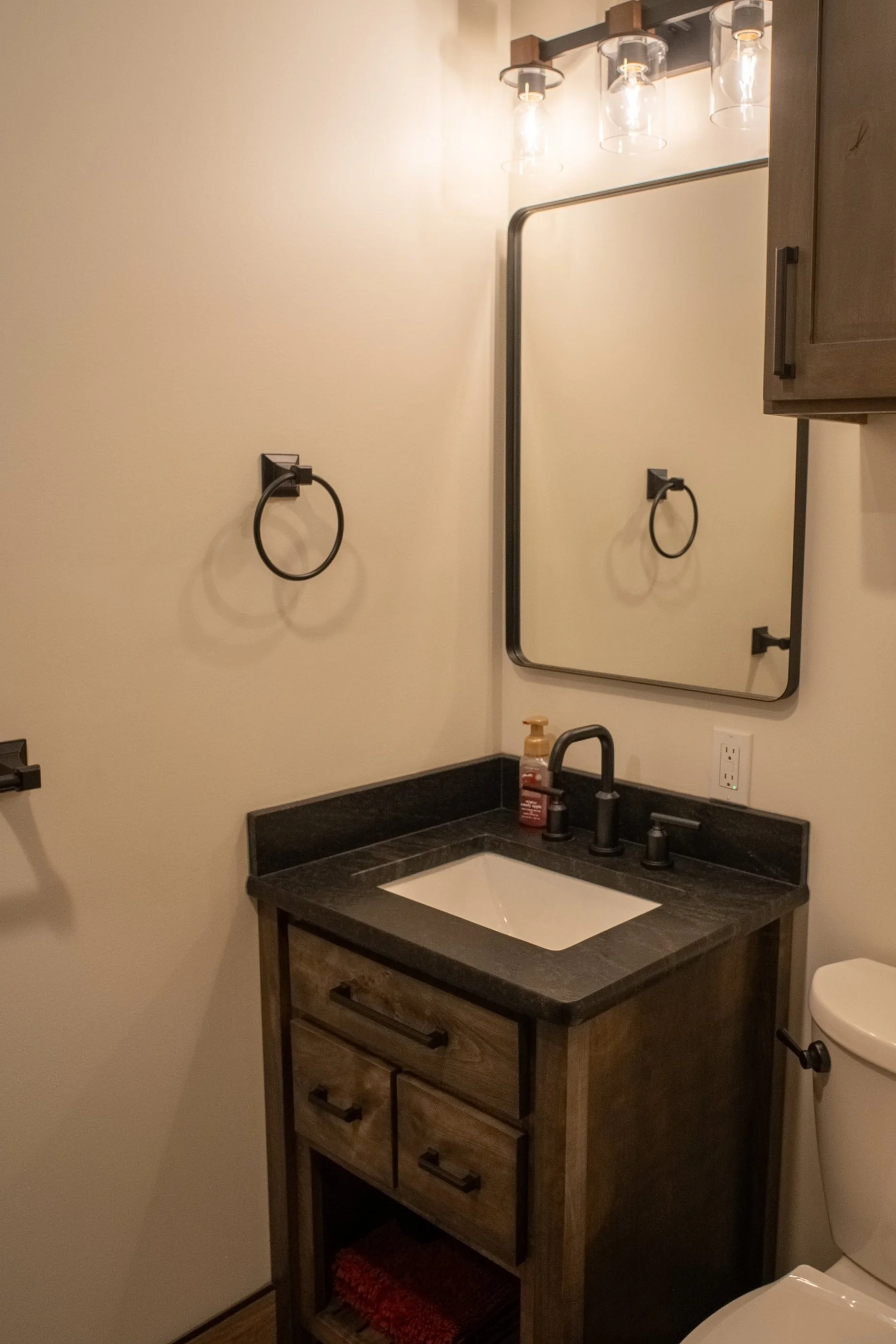 Modern Bathroom 
Construction 
Wood Sink

Modern Design 
Kansas Construction 
Design and Construction 