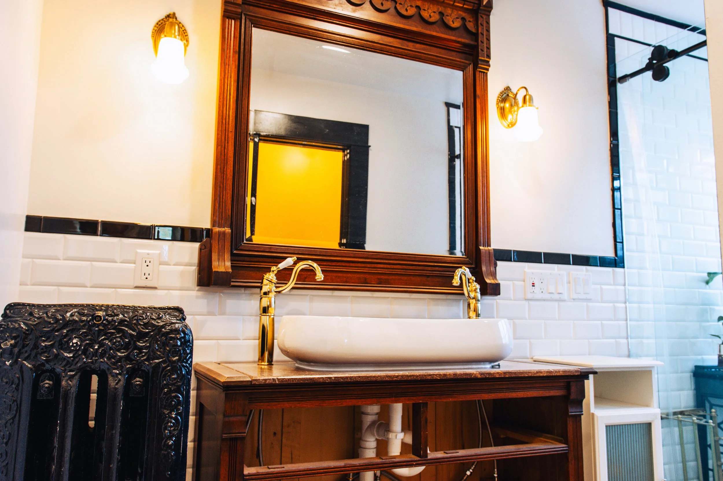 Victorian Bathroom 
White and Gold Bathroom 
Modern Bathroom 
Construction 
Modern Design 
Kansas Construction 
Design and Construction 