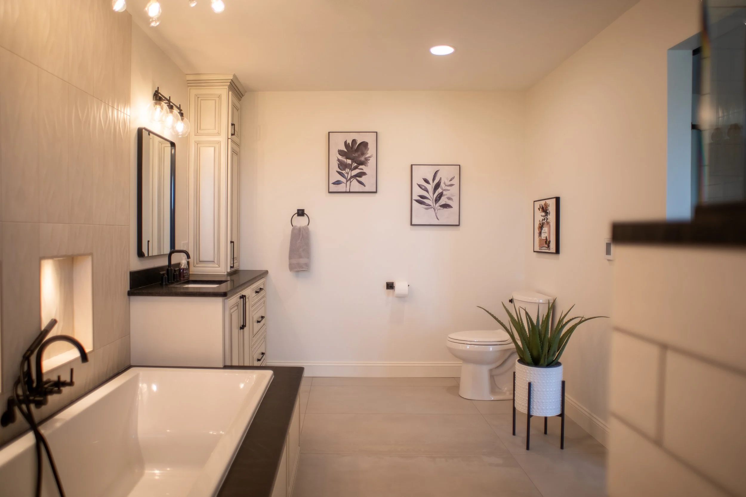 Modern Bathroom 
Construction 
Modern Design
White Bathroom 
Cozy Bathroom  
Kansas Construction 
Design and Construction 