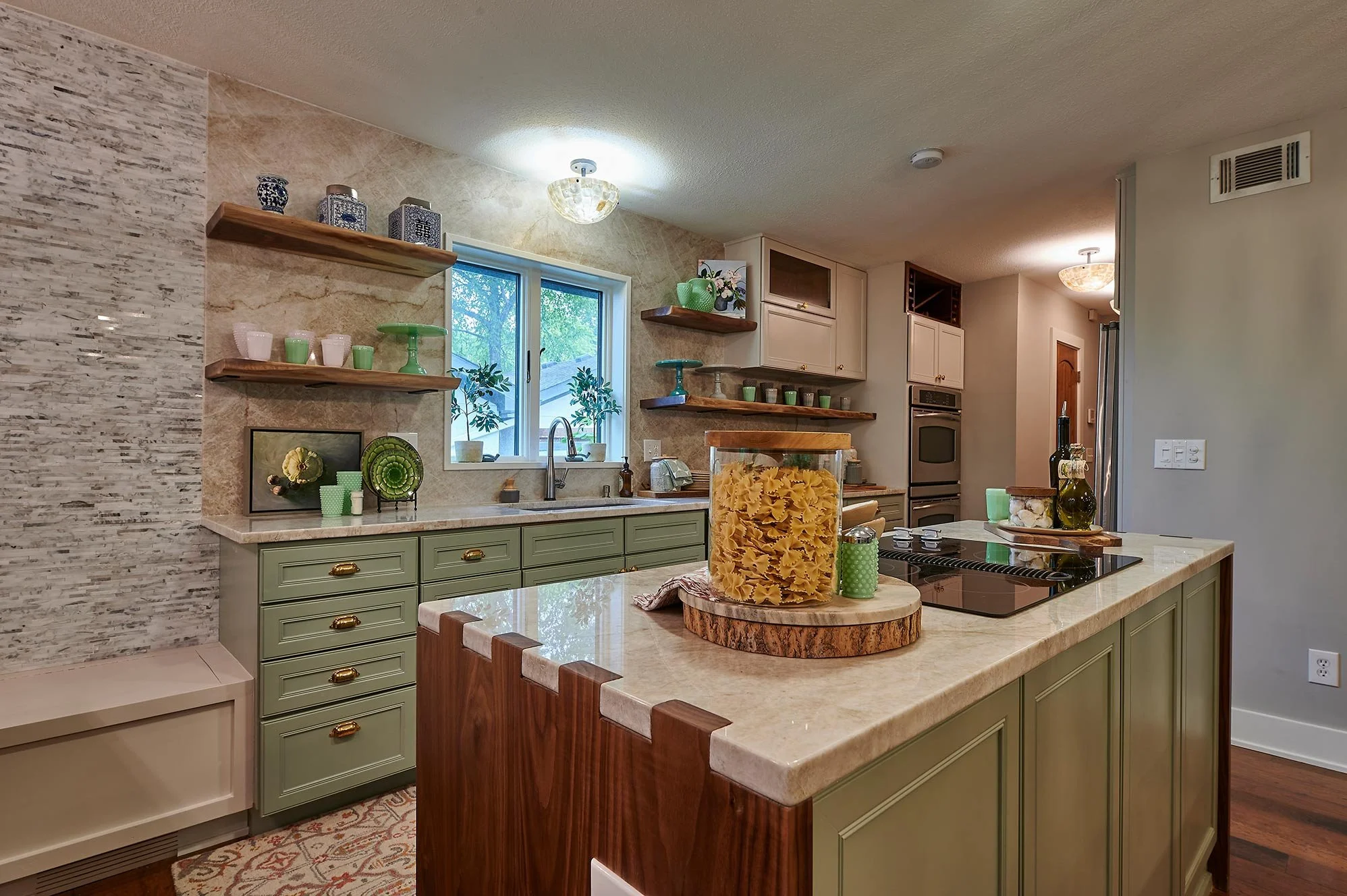 Modern Kitchen 
Green Kitchen 
Open Kitchen 
Marble Kitchen Tops 
Elegant Kitchen 
Construction 
Modern Design 
Kansas Construction 
Design and Construction 