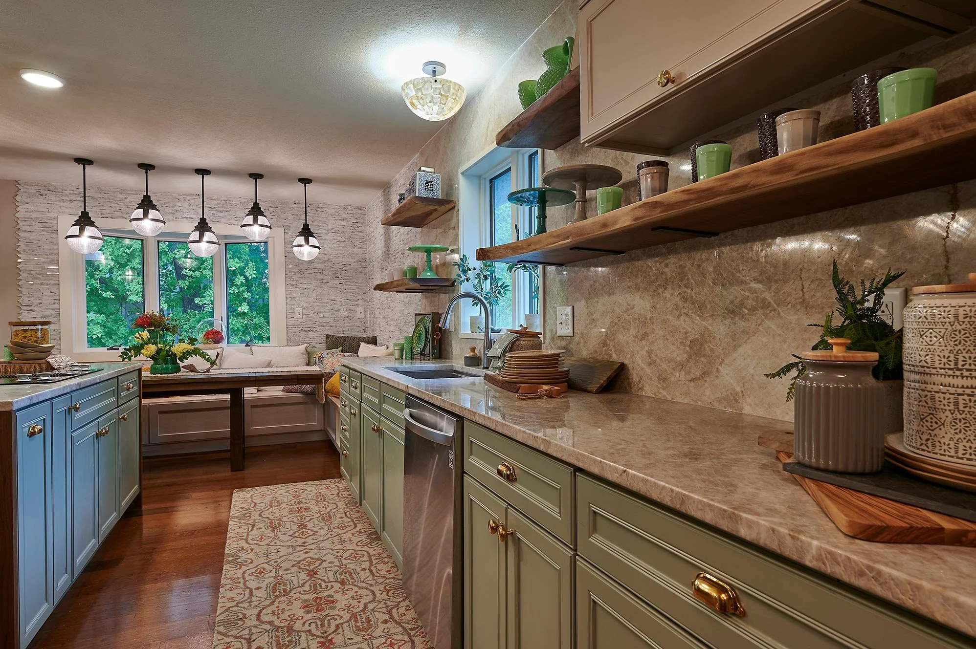 Modern Kitchen 
Green Kitchen 
Open Kitchen 
Marble Kitchen Tops 
Elegant Kitchen 
Construction 
Modern Design 
Kansas Construction 
Design and Construction 