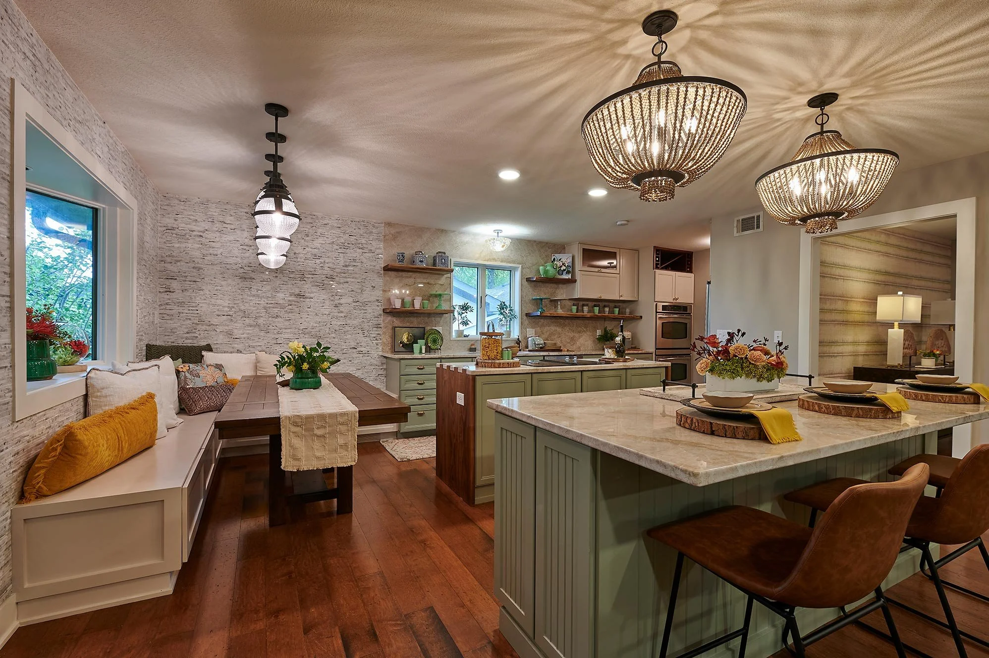 Modern Kitchen 
Green Kitchen 
Open Kitchen 
Marble Kitchen Tops 
Elegant Kitchen 
Construction 
Modern Design 
Kansas Construction 
Design and Construction 