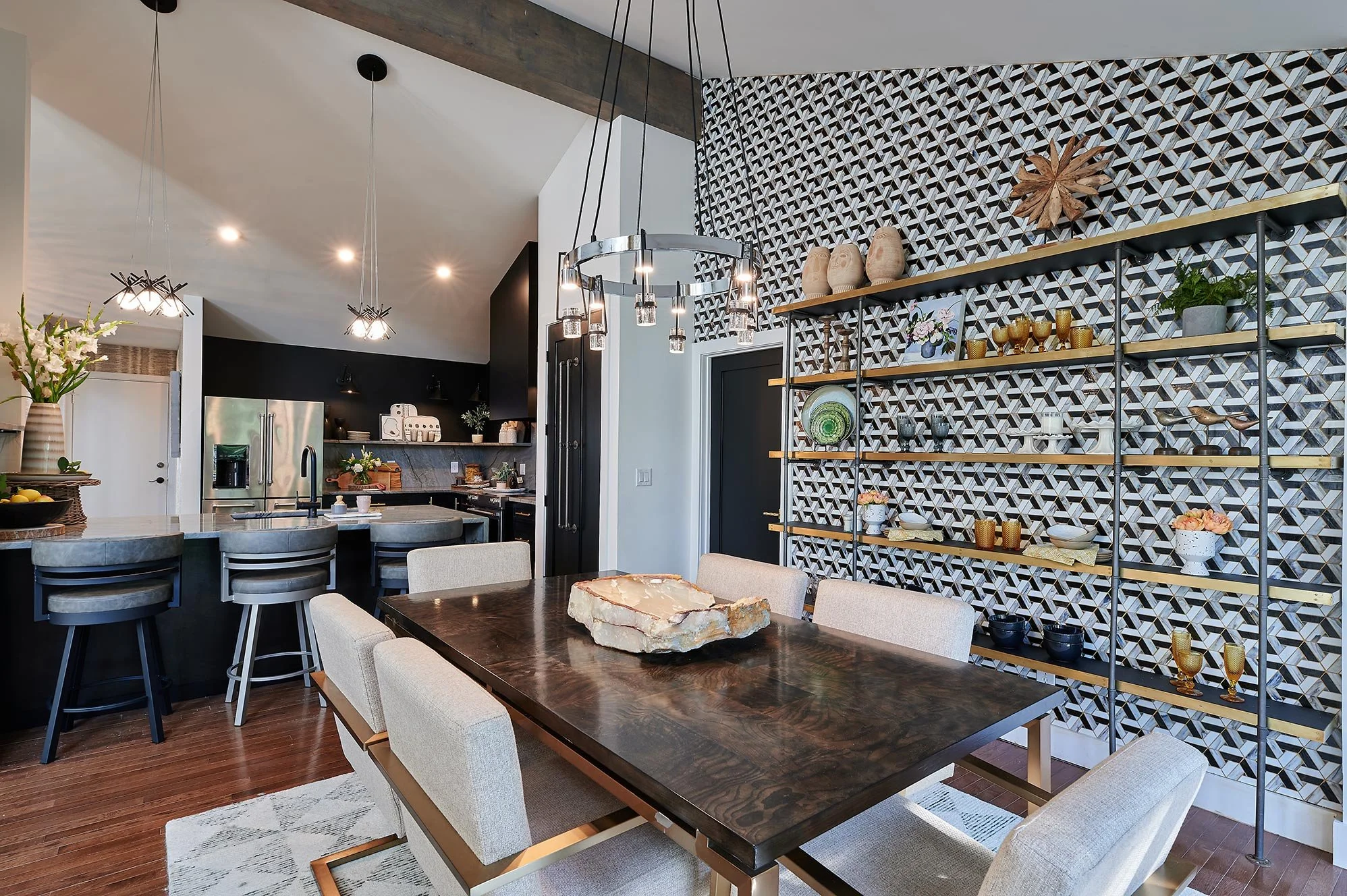 Modern Kitchen 
Modern Chandelier 
Open Kitchen 
Elegant Kitchen 
Construction 
Modern Design 
Kansas Construction 
Design and Construction 