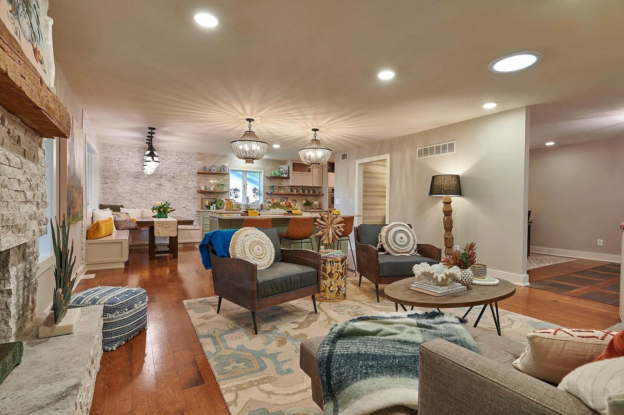 Modern Living Room 
Cozy Living Room 
Wooden Living Room 
Construction 
Modern Design 
Kansas Construction 
Design and Construction