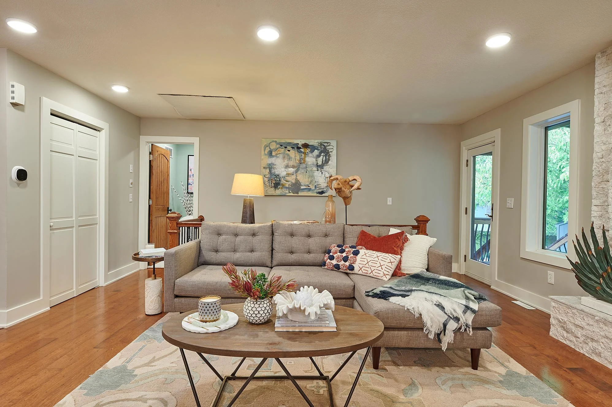 Modern Living Room 
Coxy Living Room 
Construction 
Modern Design 
Kansas Construction 
Design and Construction