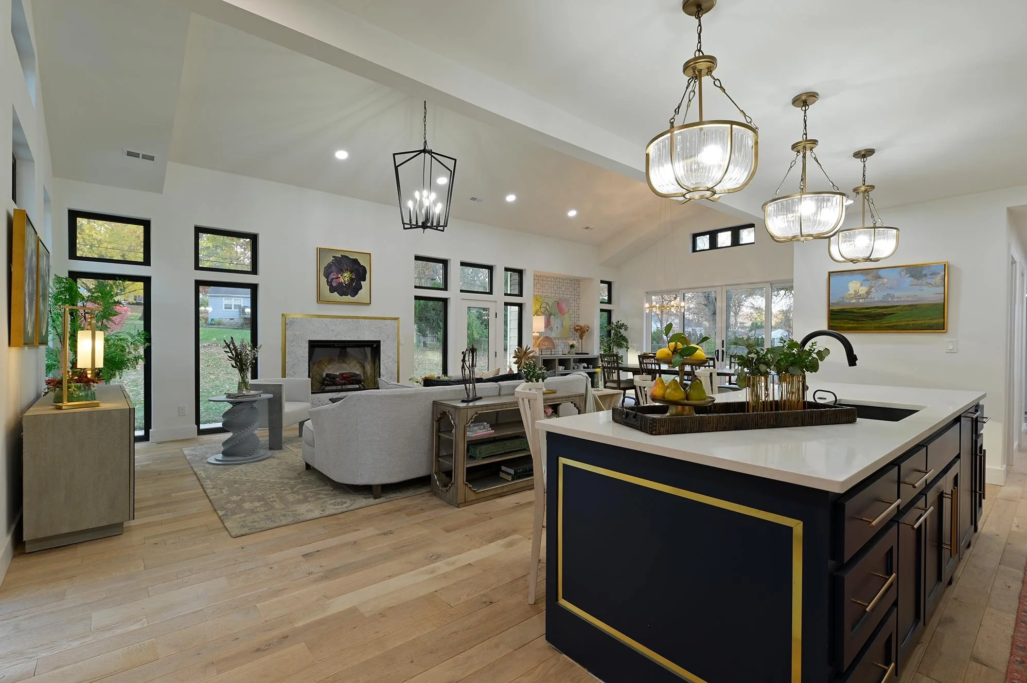 Modern Living Room 
Open Living Room 
High Ceiling Living Room 
Construction 
Modern Design 
Kansas Construction 
Design and Construction