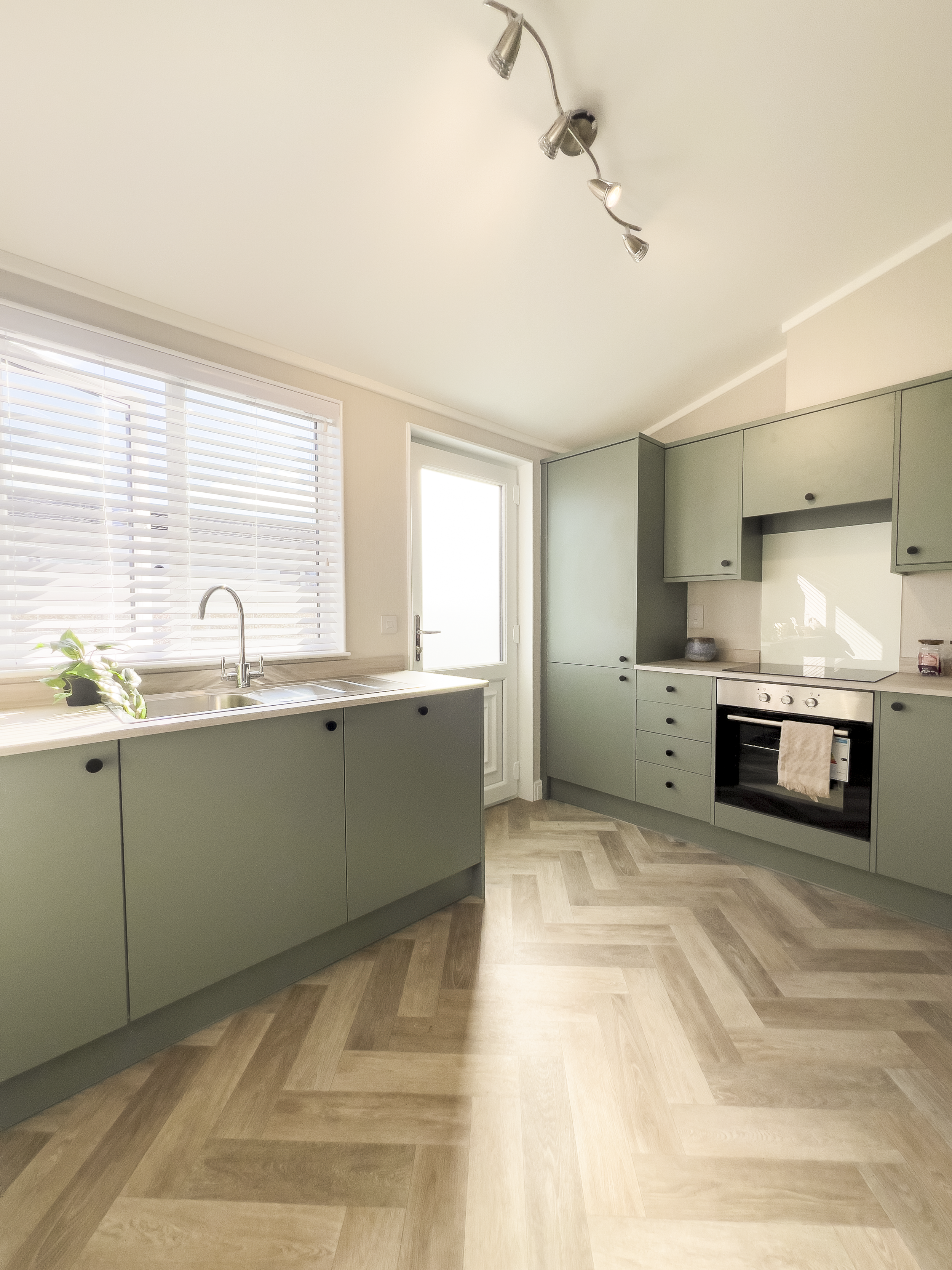 20260408-H4 Essentials Kitchen5.png