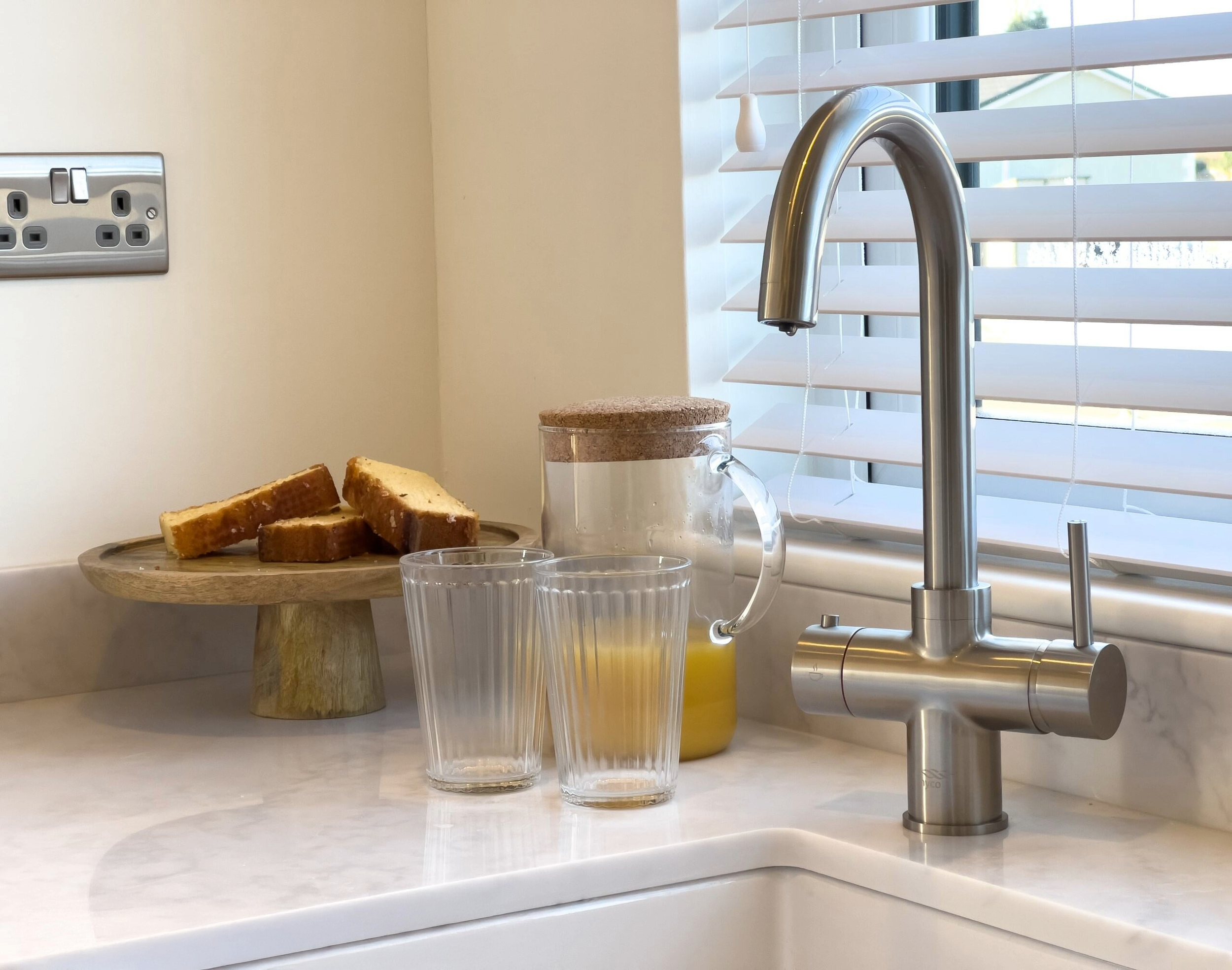 H4 Bespoke Kitchen Sink.png
