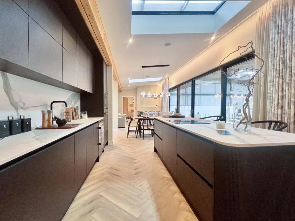 Curve kitchen by Harbur-10.jpg