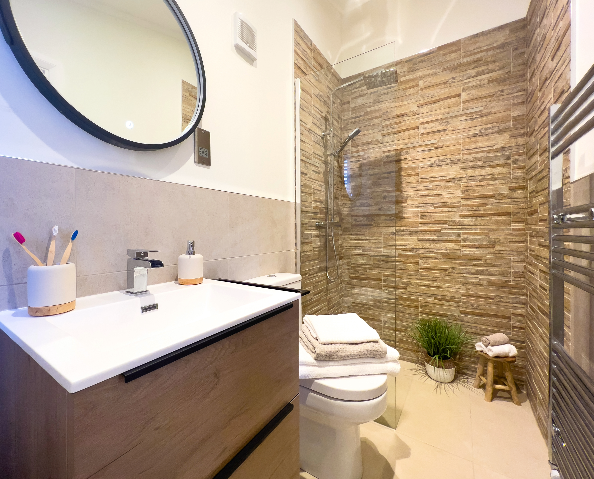 H4 Bespoke Bathroom (2).png