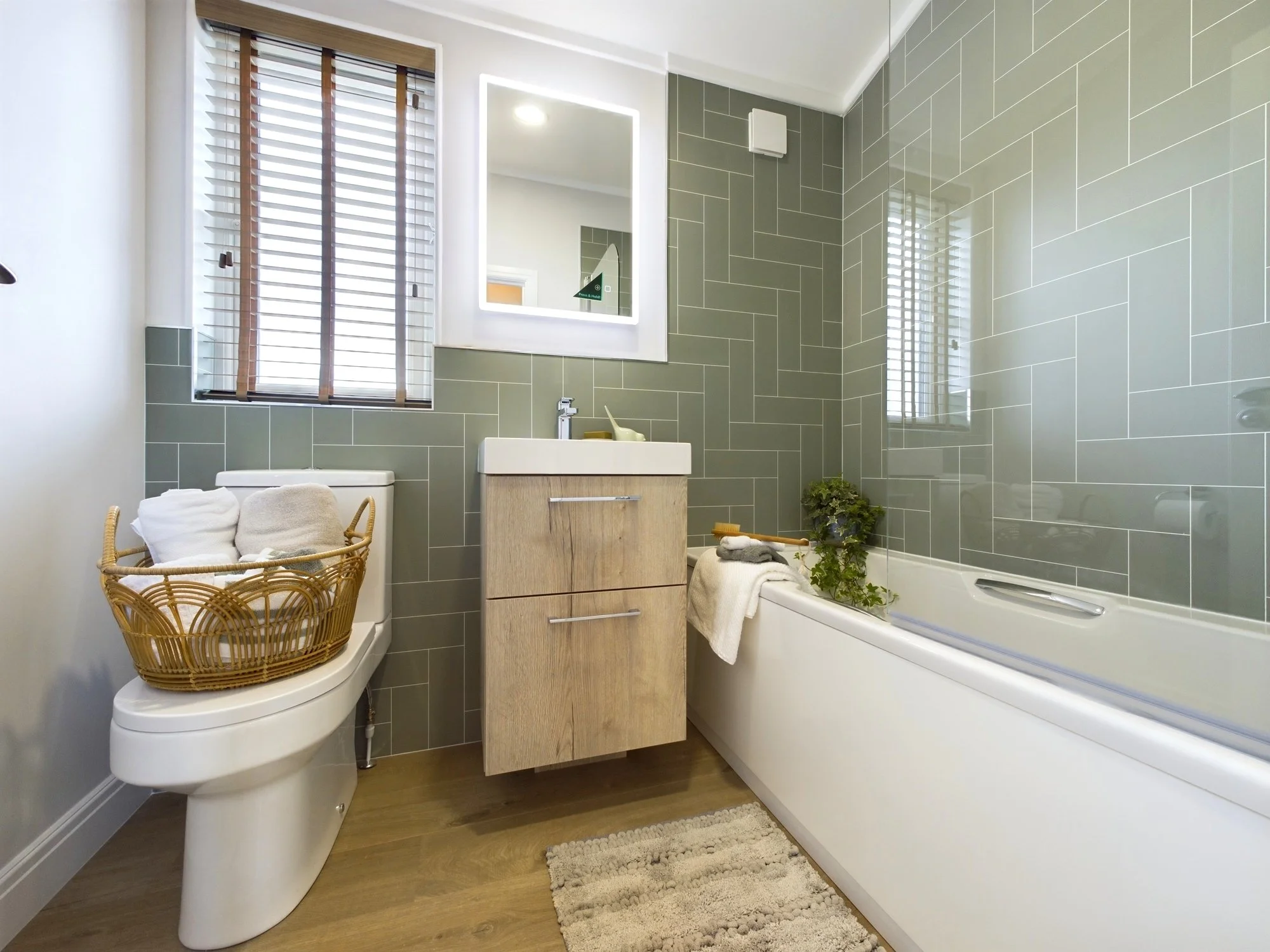 F4 Standard Bath.jpg