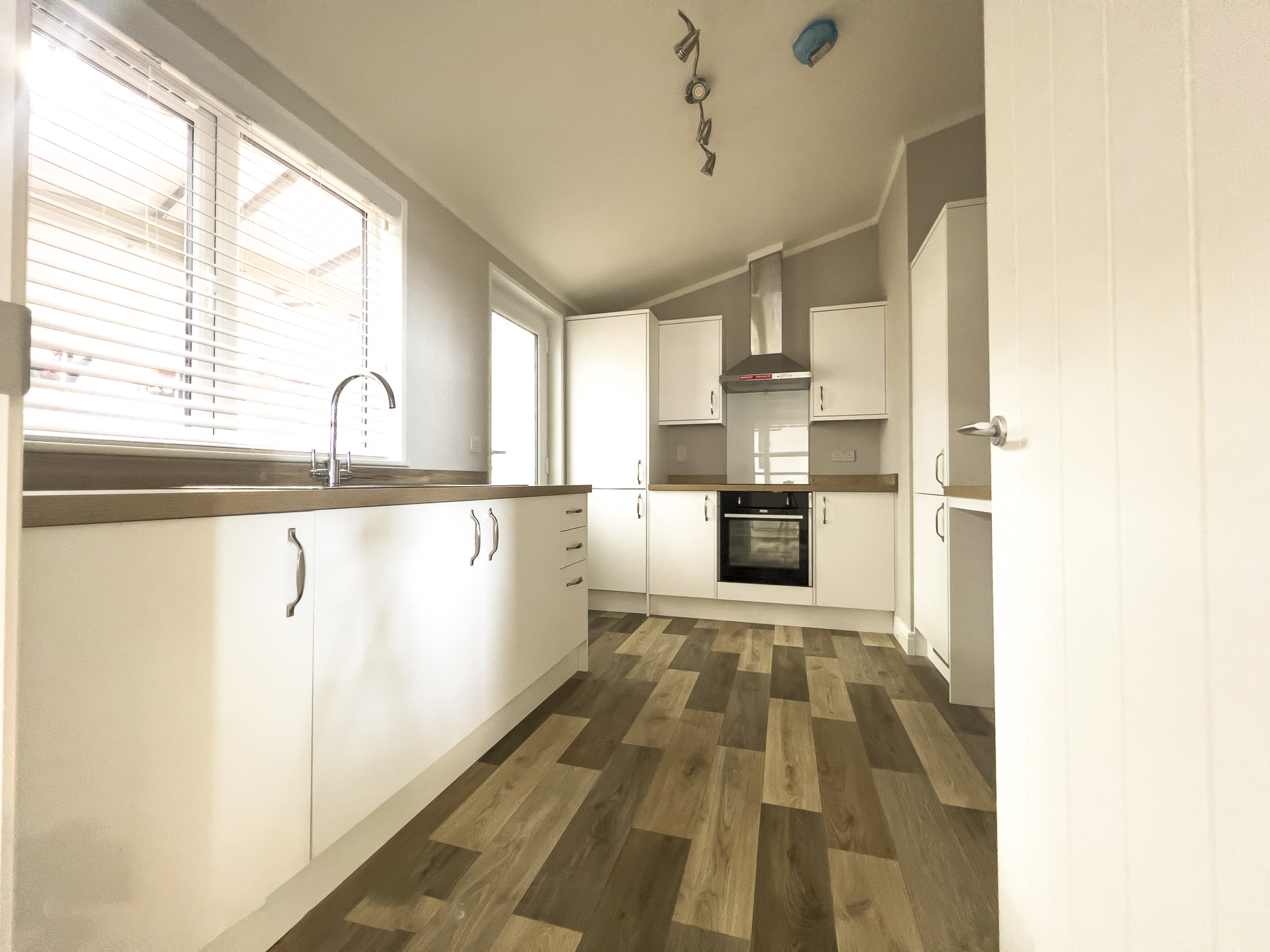 20260408-Harbur H4 Essentials Kitchen.png