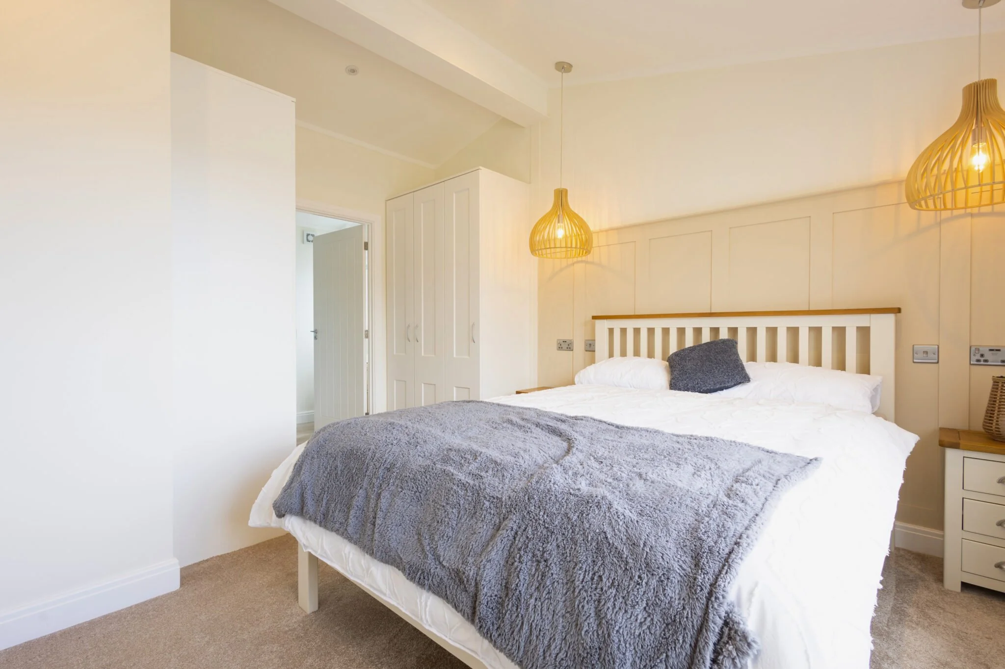 iron 45x20 bedroom 2 (2).jpg