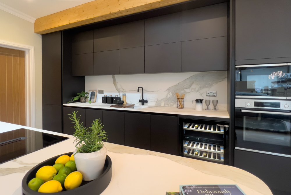 Curve kitchen by Harbur-20.jpg