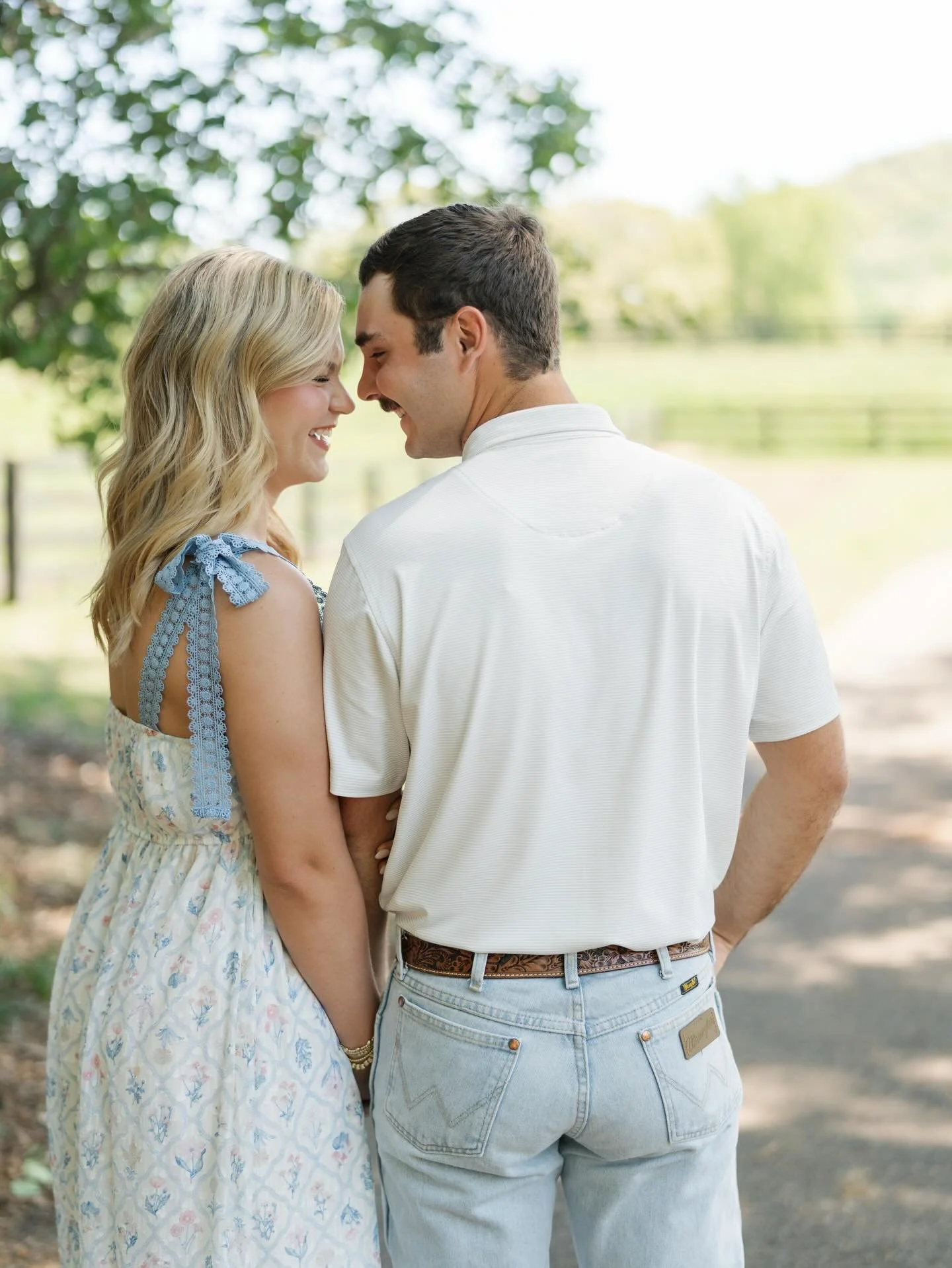 Matt &amp; Ryleigh&mdash; such a sweet, dreamy spring session 🌿