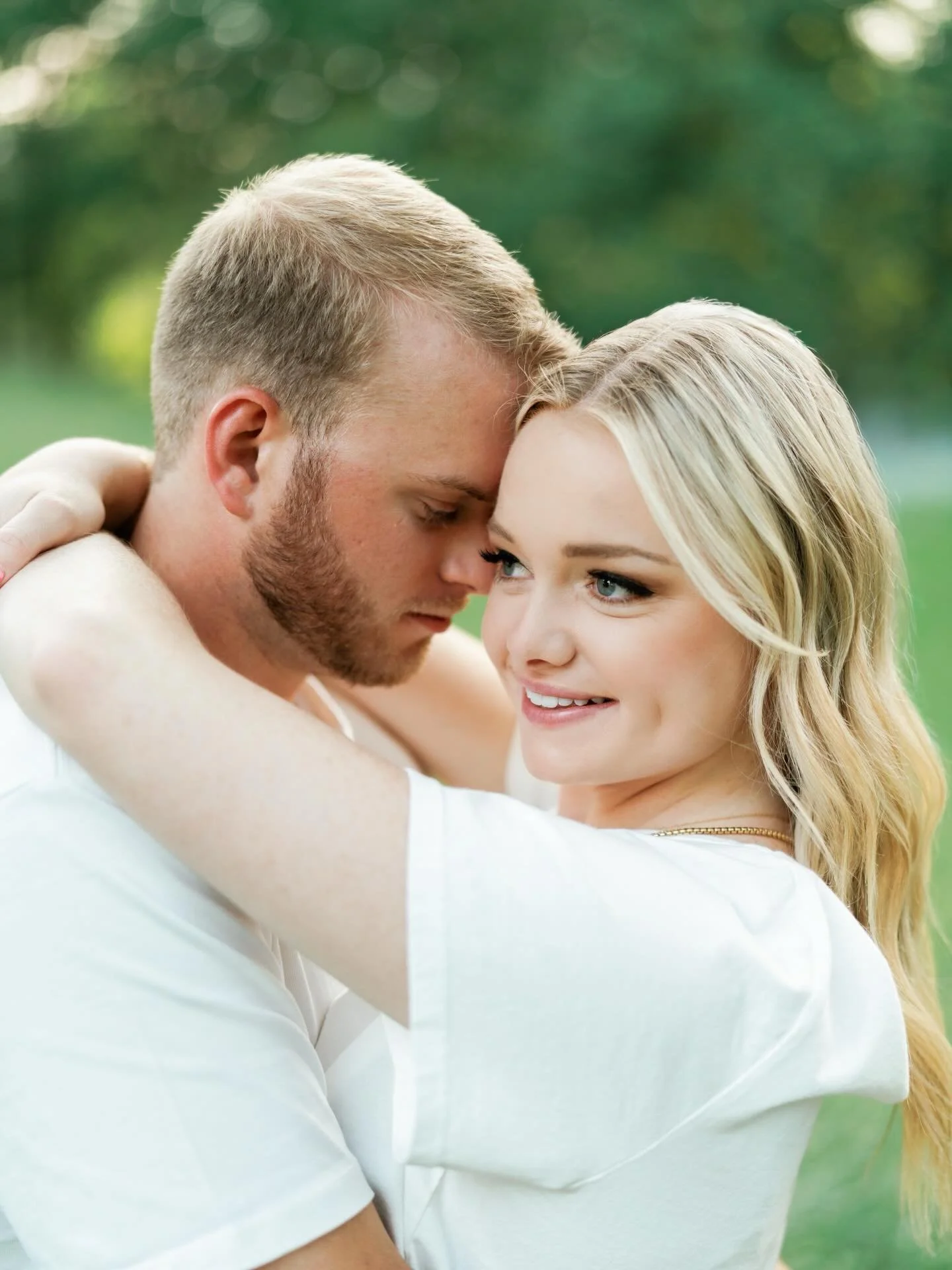 Carly &amp; Tyler &mdash; these summer colors are everything! ⛅️