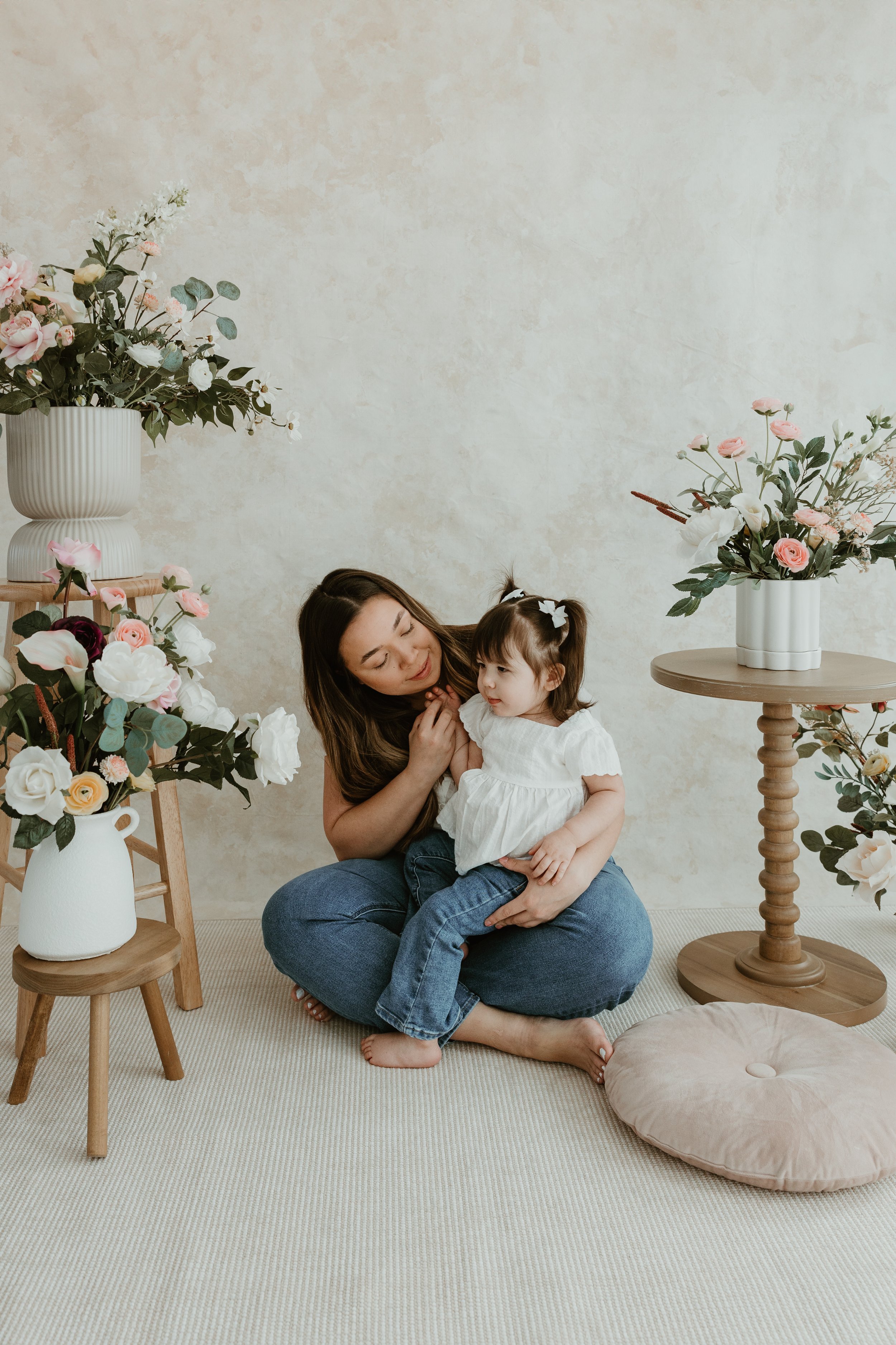 Creative session, family, maternity and newborn photographer based in Kansas City.