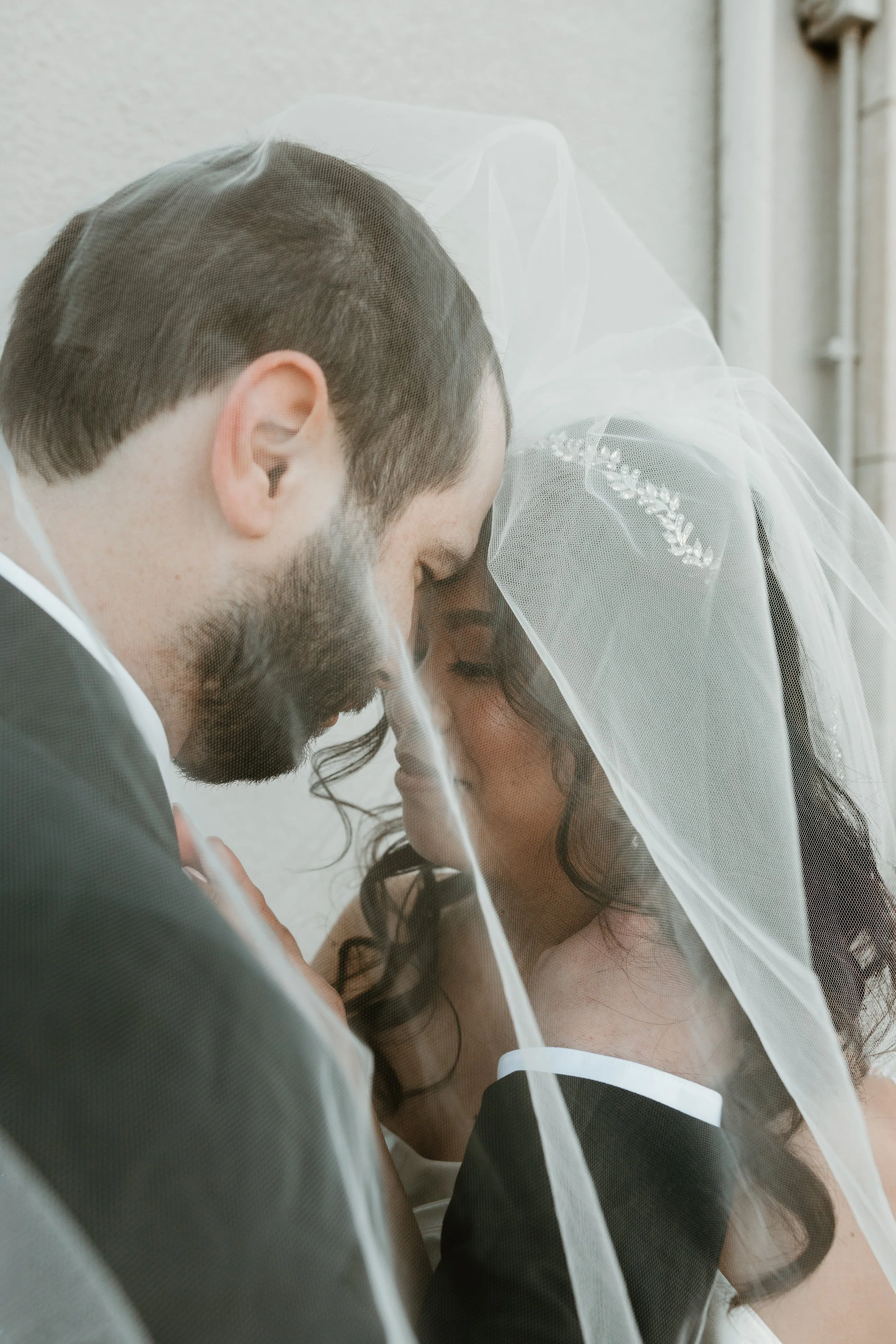 Wedding photographer based in Kansas City but serving clients worldwide.