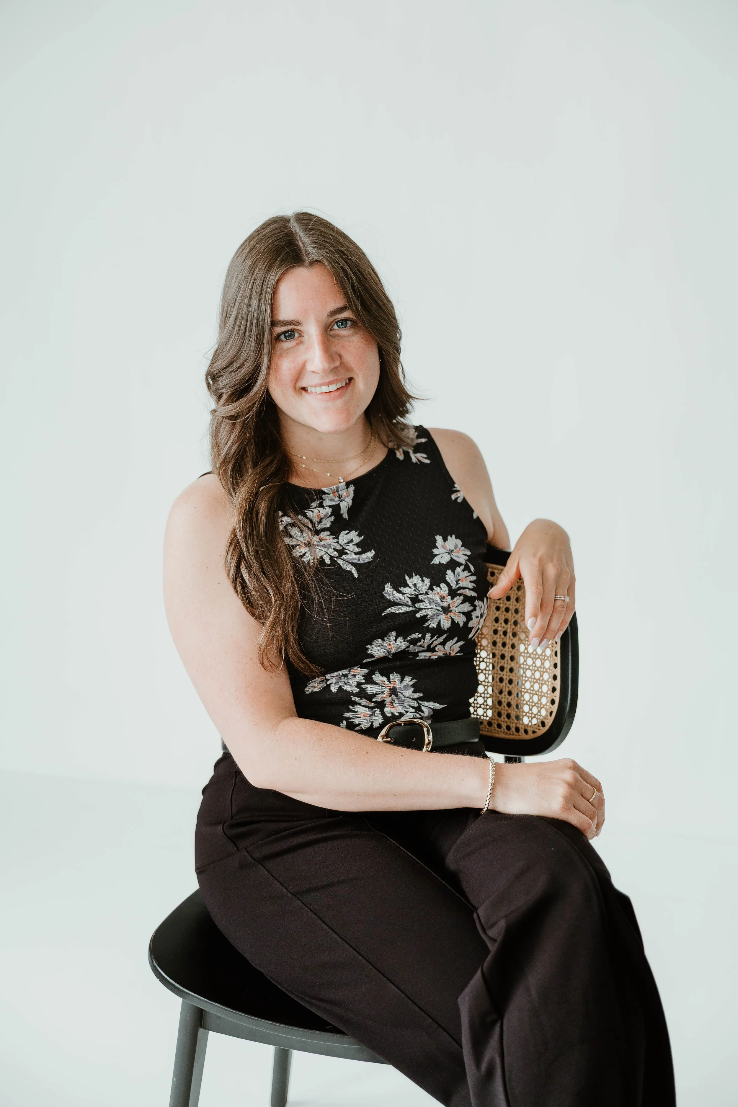 Christina Josephson Photography is a wedding photographer based in Kansas City, Missouri but travels to your wedding wherever it takes place.