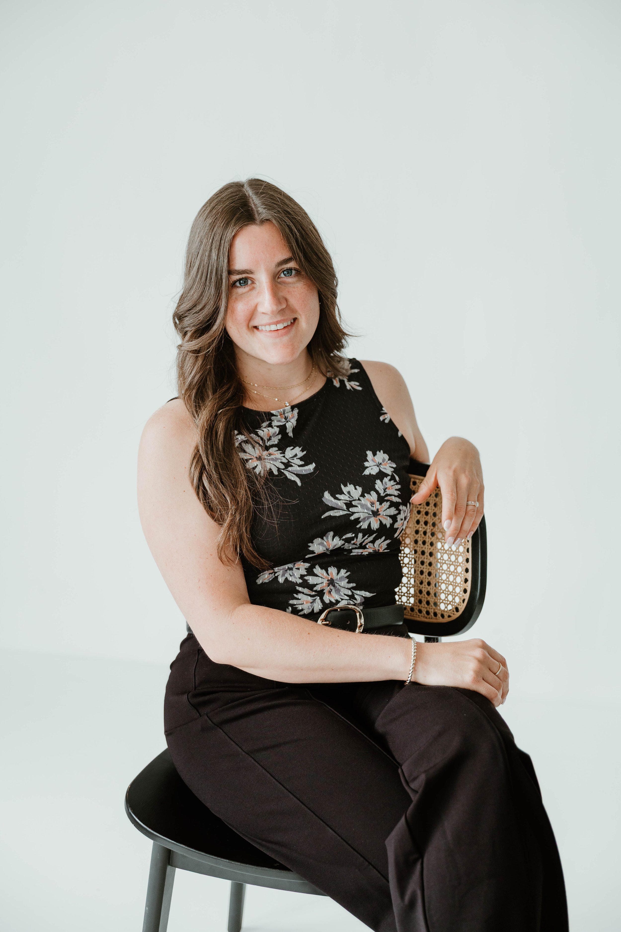 Christina Josephson Photography is a wedding photographer based in Kansas City, Missouri but travels to your wedding.
