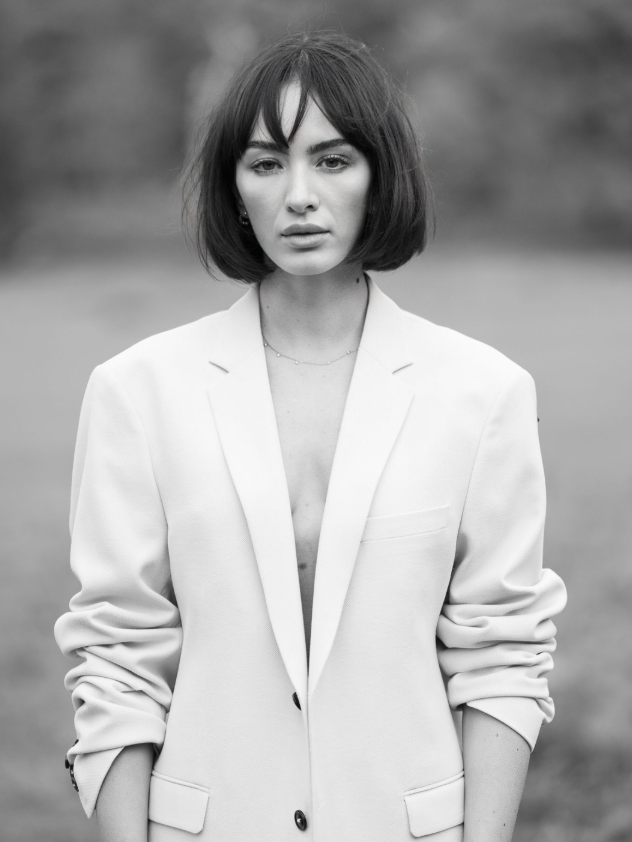 Studio portrait photography of Nathalia Grisard