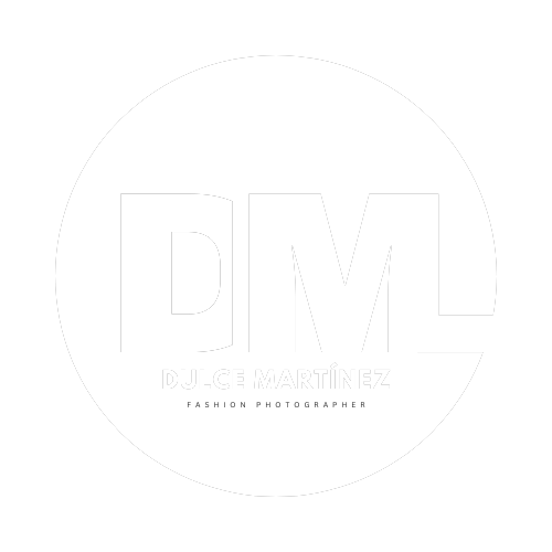 Logo with the initials "DML" and the name Dulce Martínez, who is a fashion photographer.