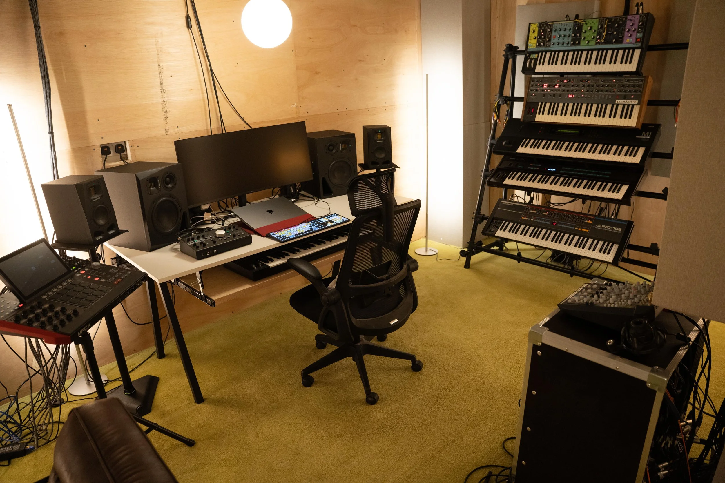 @kitasherconor_earth_studios027.jpg