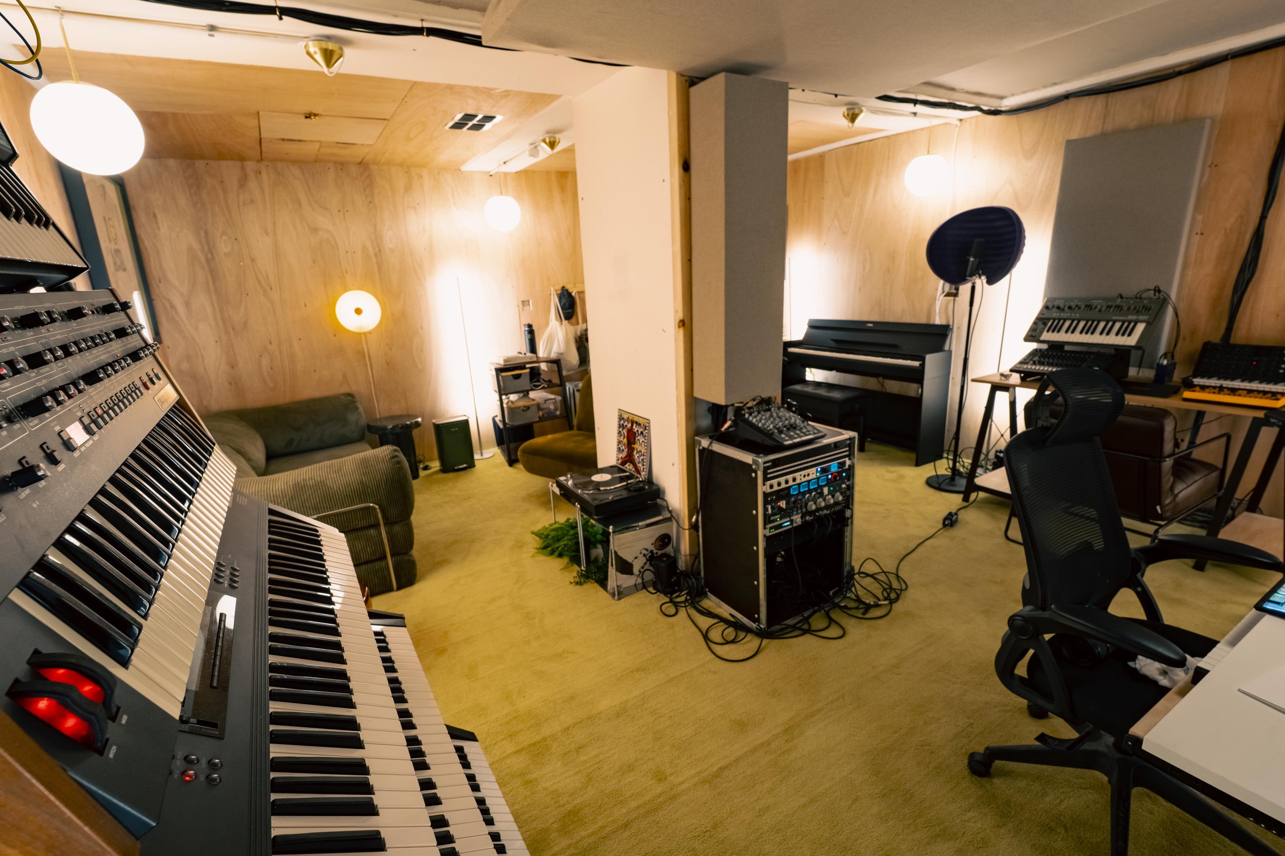 @kitasherconor_earth_studios045.jpg
