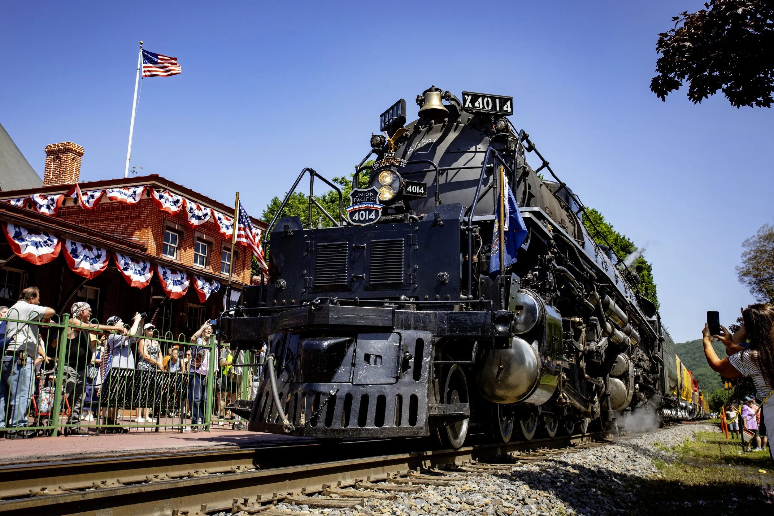 Union Pacific Big Boy 4014 at Tamaqua, Pa Station